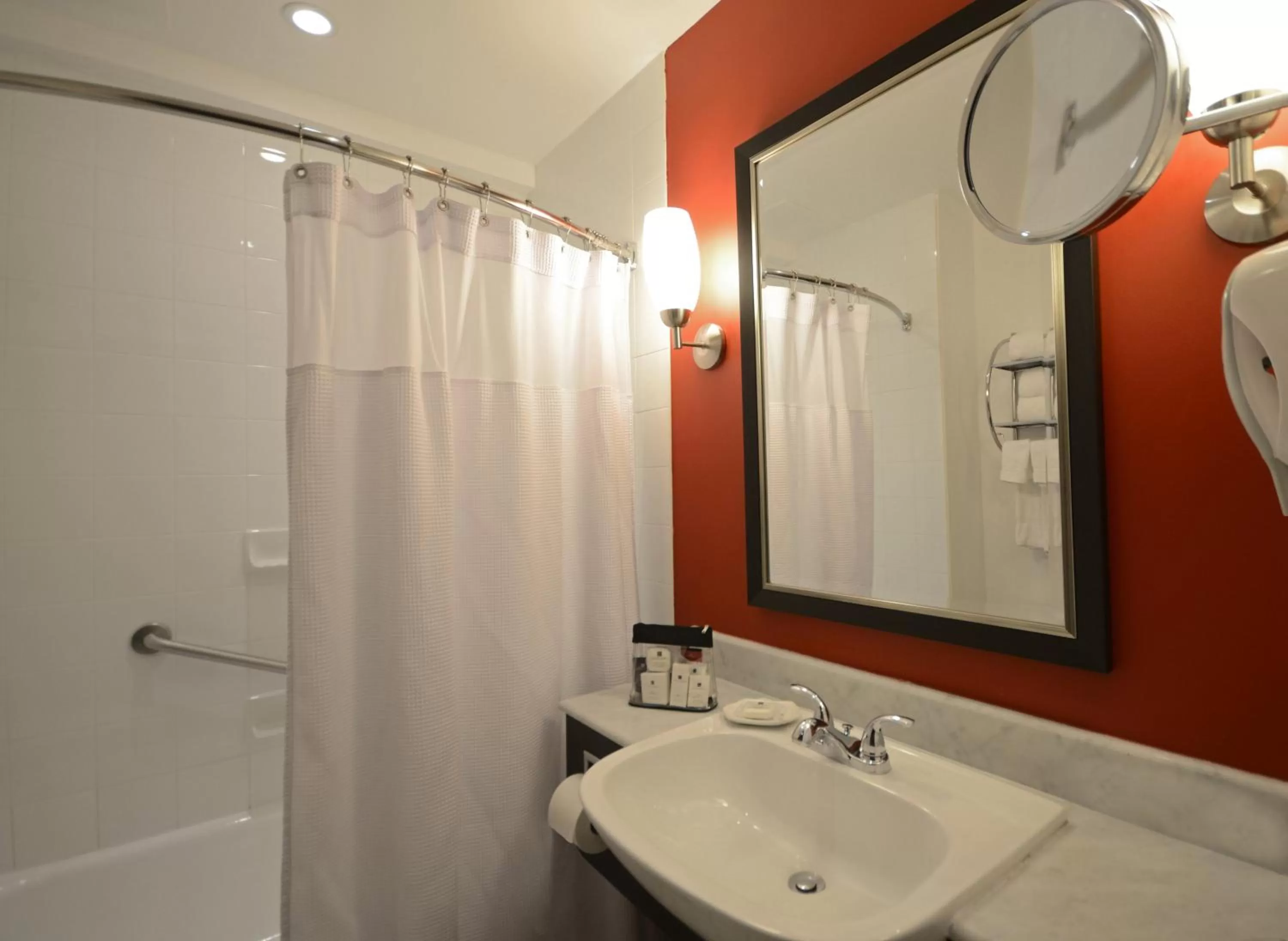 Bathroom in Armon Plaza Montreal Airpt, Trademark Collection by Wyndham