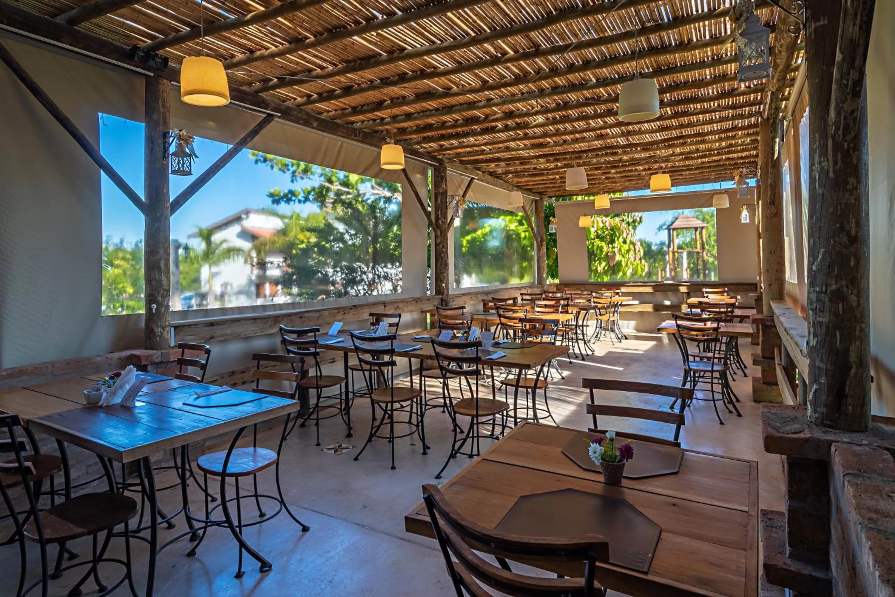 Restaurant/places to eat in Pousada Pé na Terra