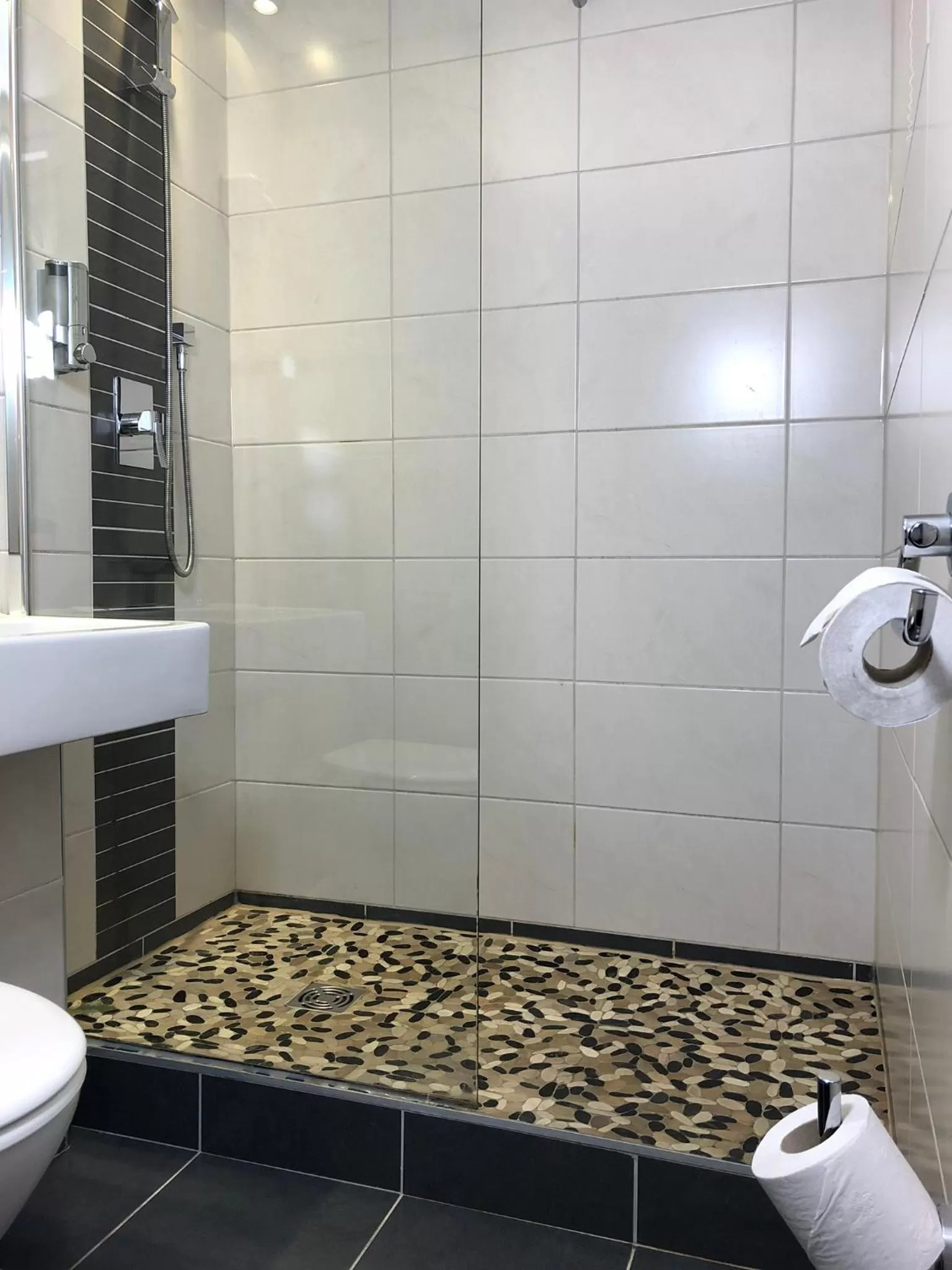 Bathroom in HALT HOTEL - Choisissez l'Hôtellerie Indépendante