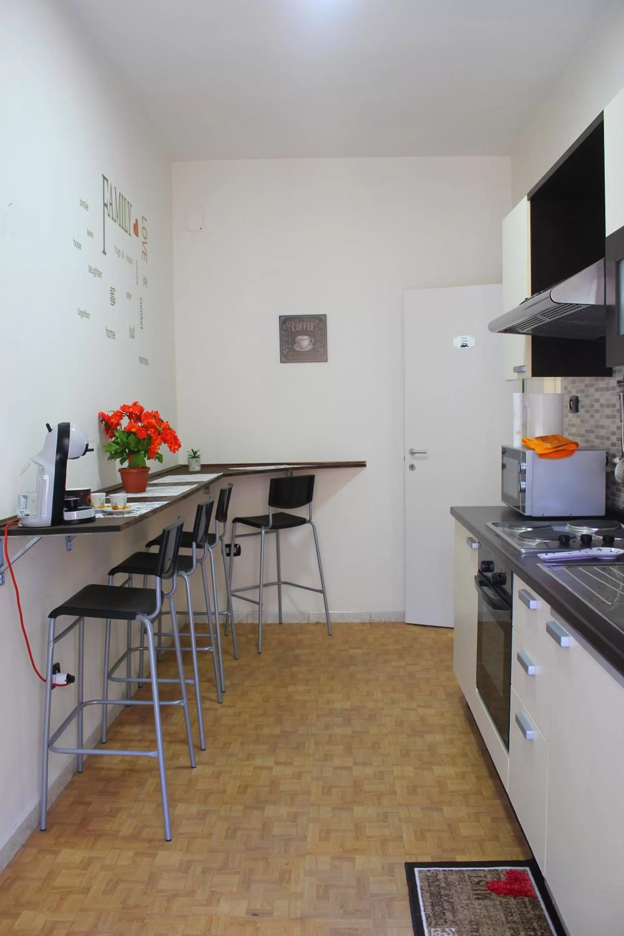 Kitchen or kitchenette, Kitchen/Kitchenette in Stazione Centrale B&B
