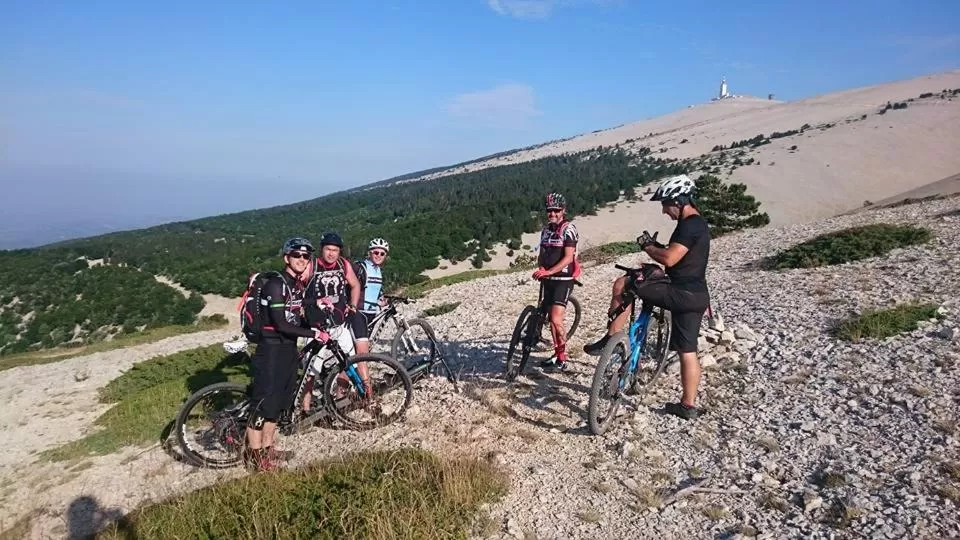 Cycling in Chambres d'Hôtes Aux Tournesols