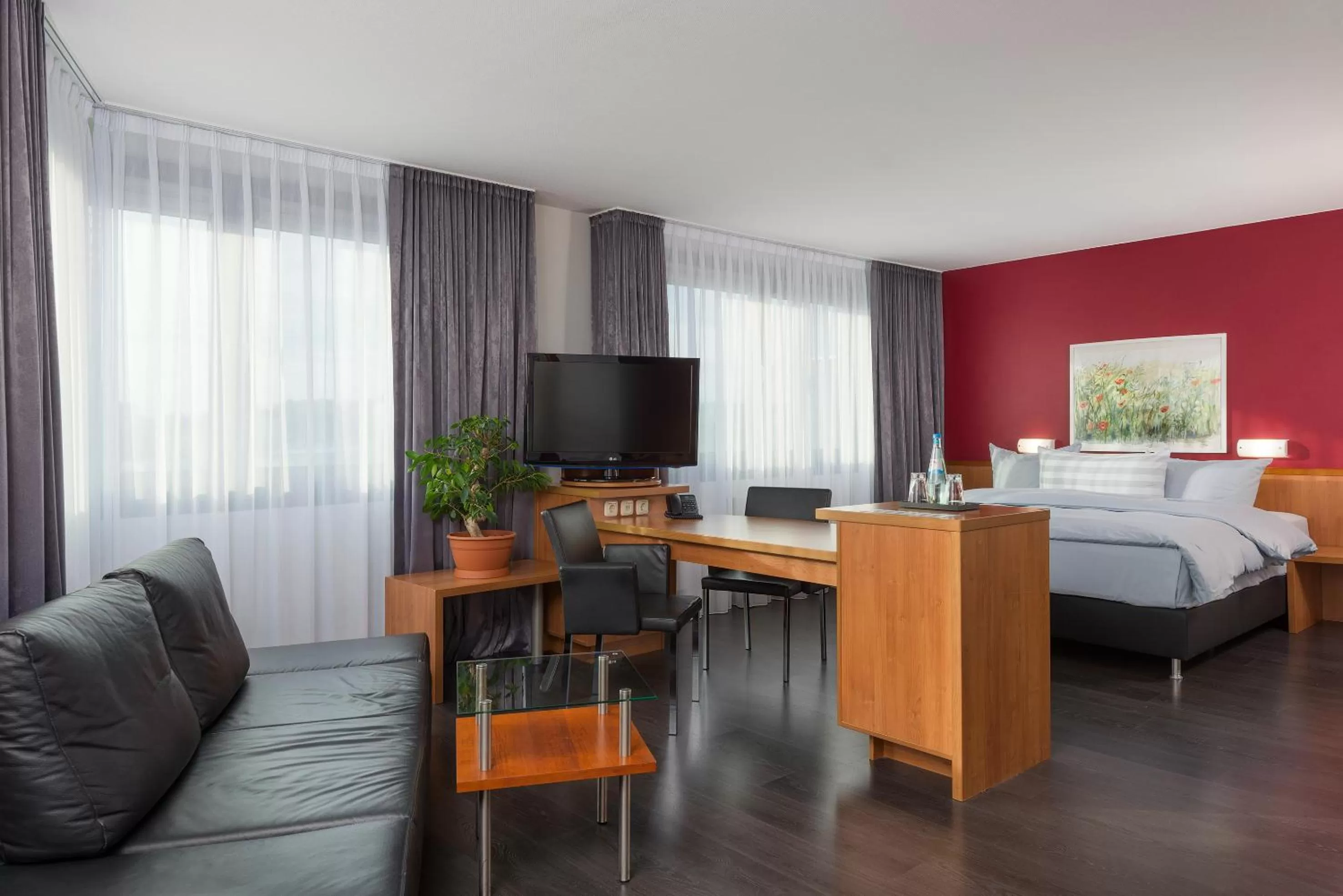 Living room, Bed in Hotel Wolfsburg Centrum, Affiliated by Meliá