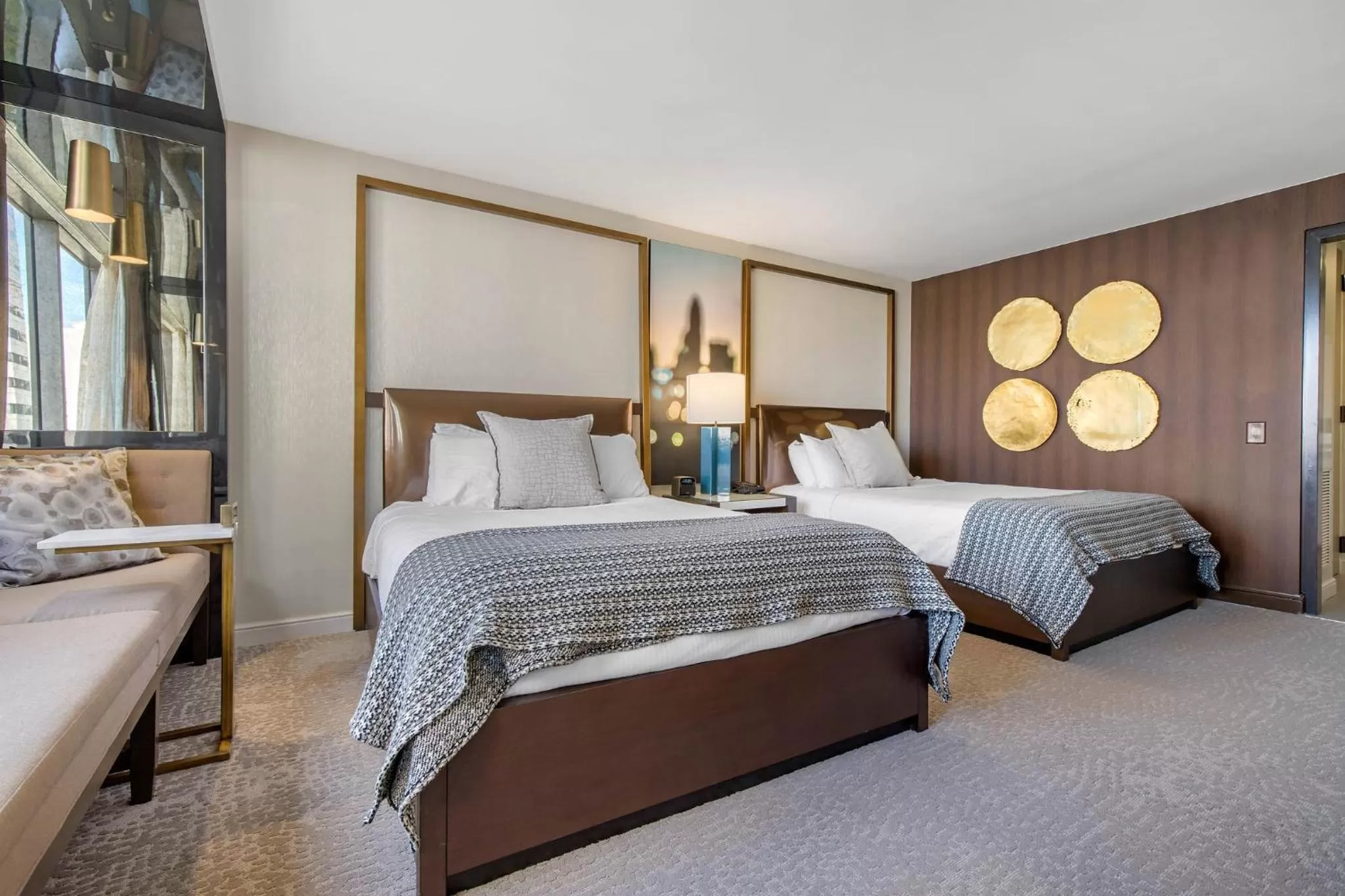 Photo of the whole room, Bed in Omni Charlotte Hotel