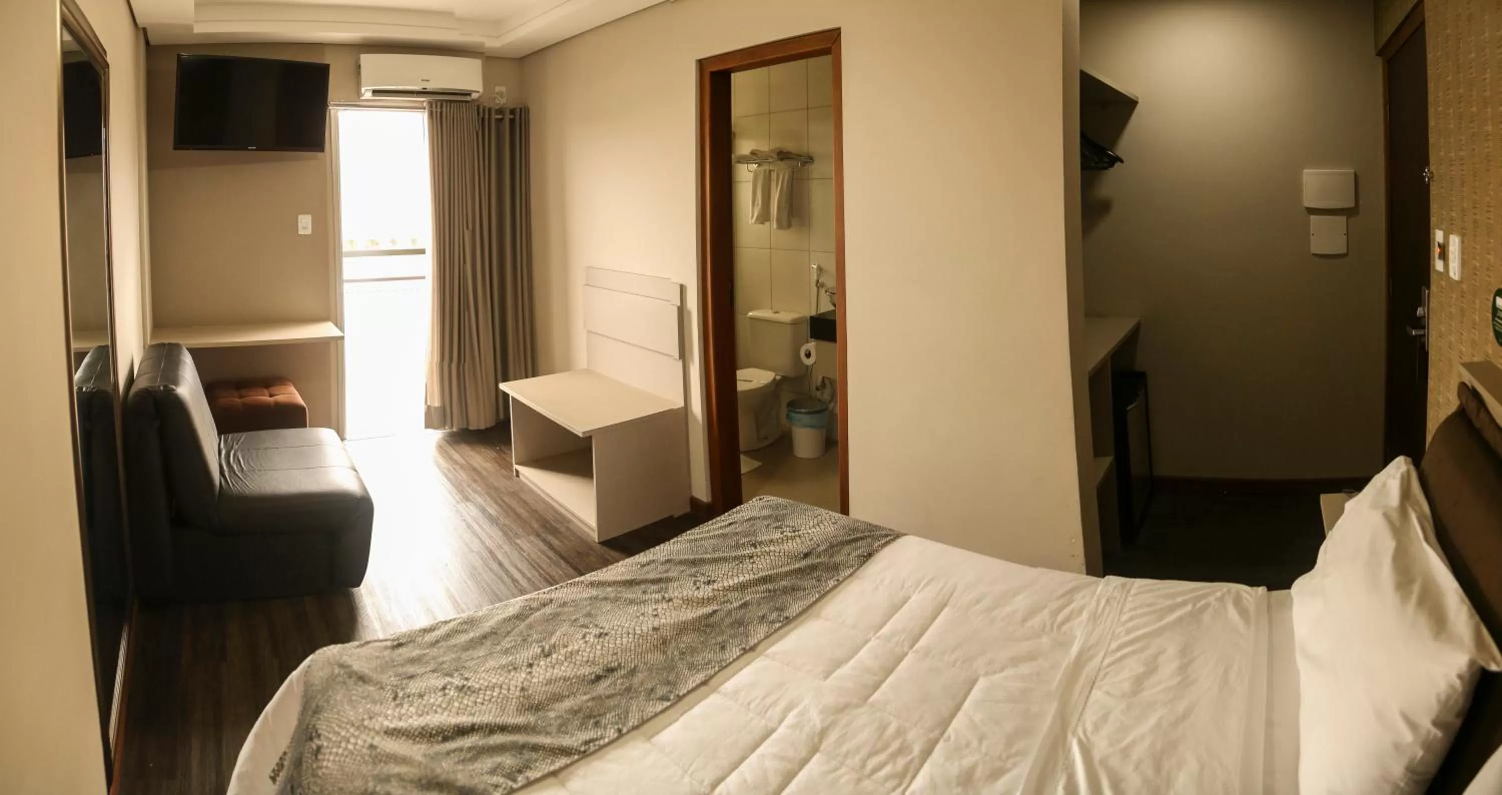 Bedroom, Bed in Hotel Santo Graal