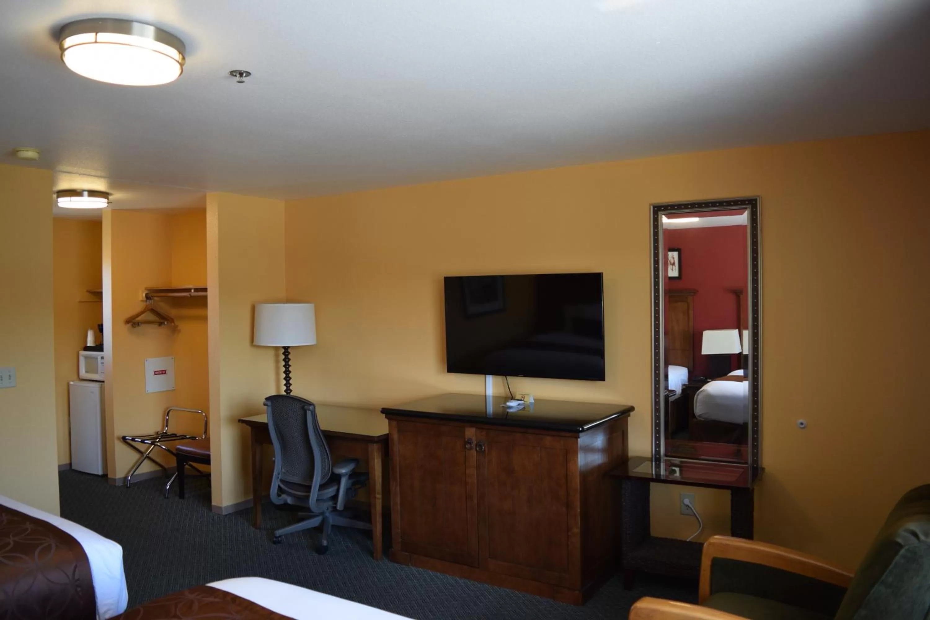 Bedroom, Bed in The Royal Victorian Motel