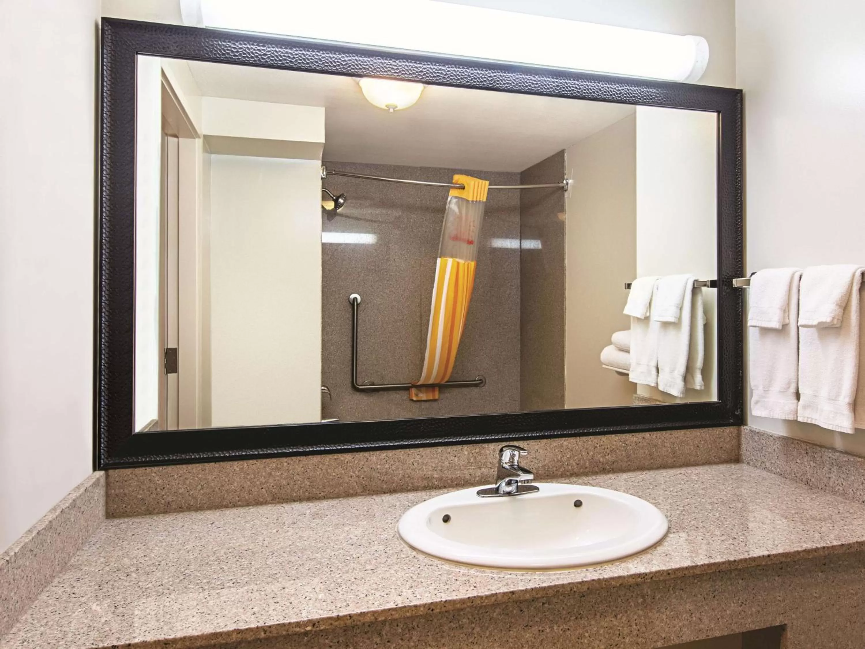 Photo of the whole room in La Quinta Inn by Wyndham Vancouver Airport