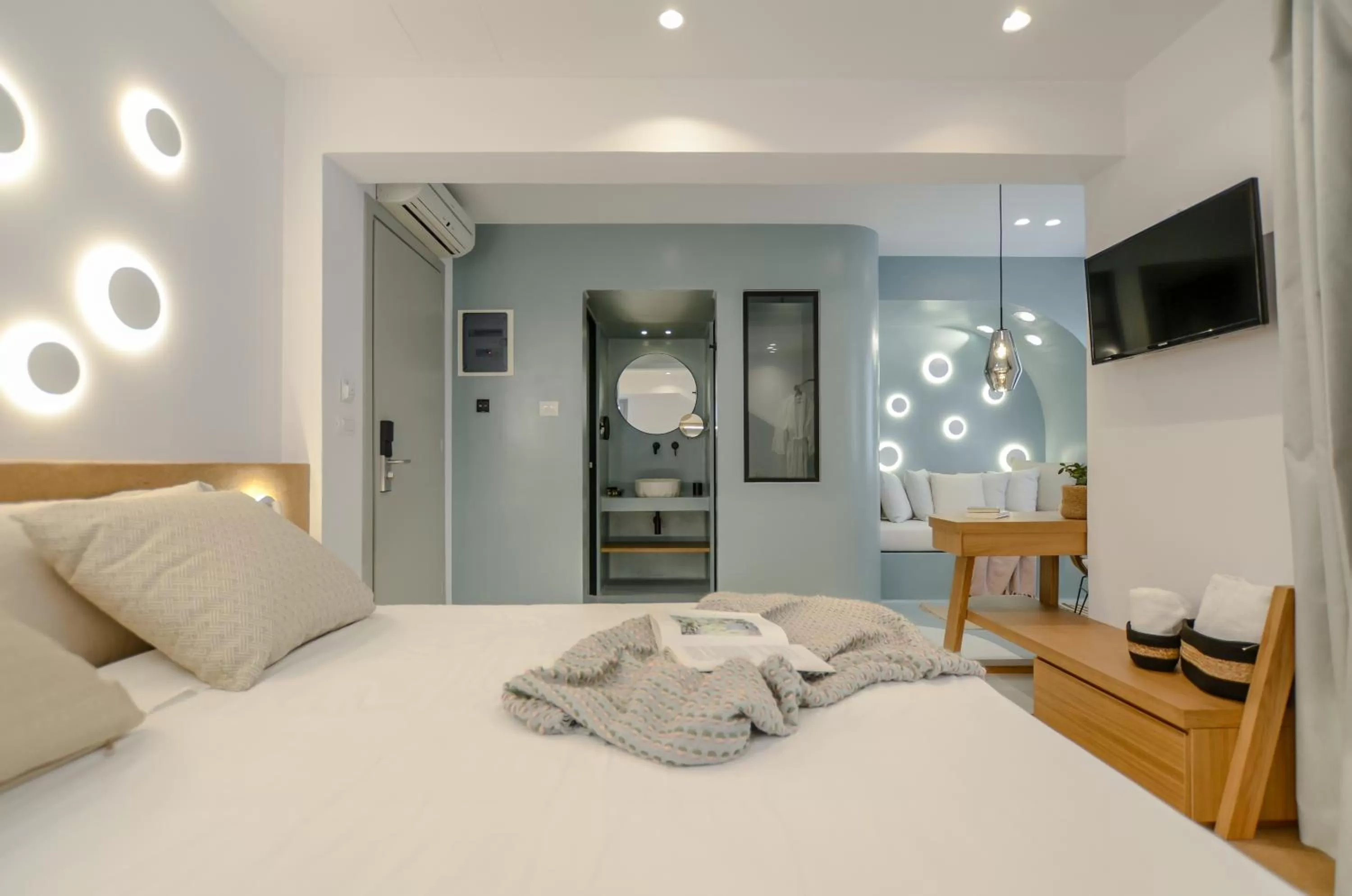 Photo of the whole room, Bed in Argo Boutique Hotel