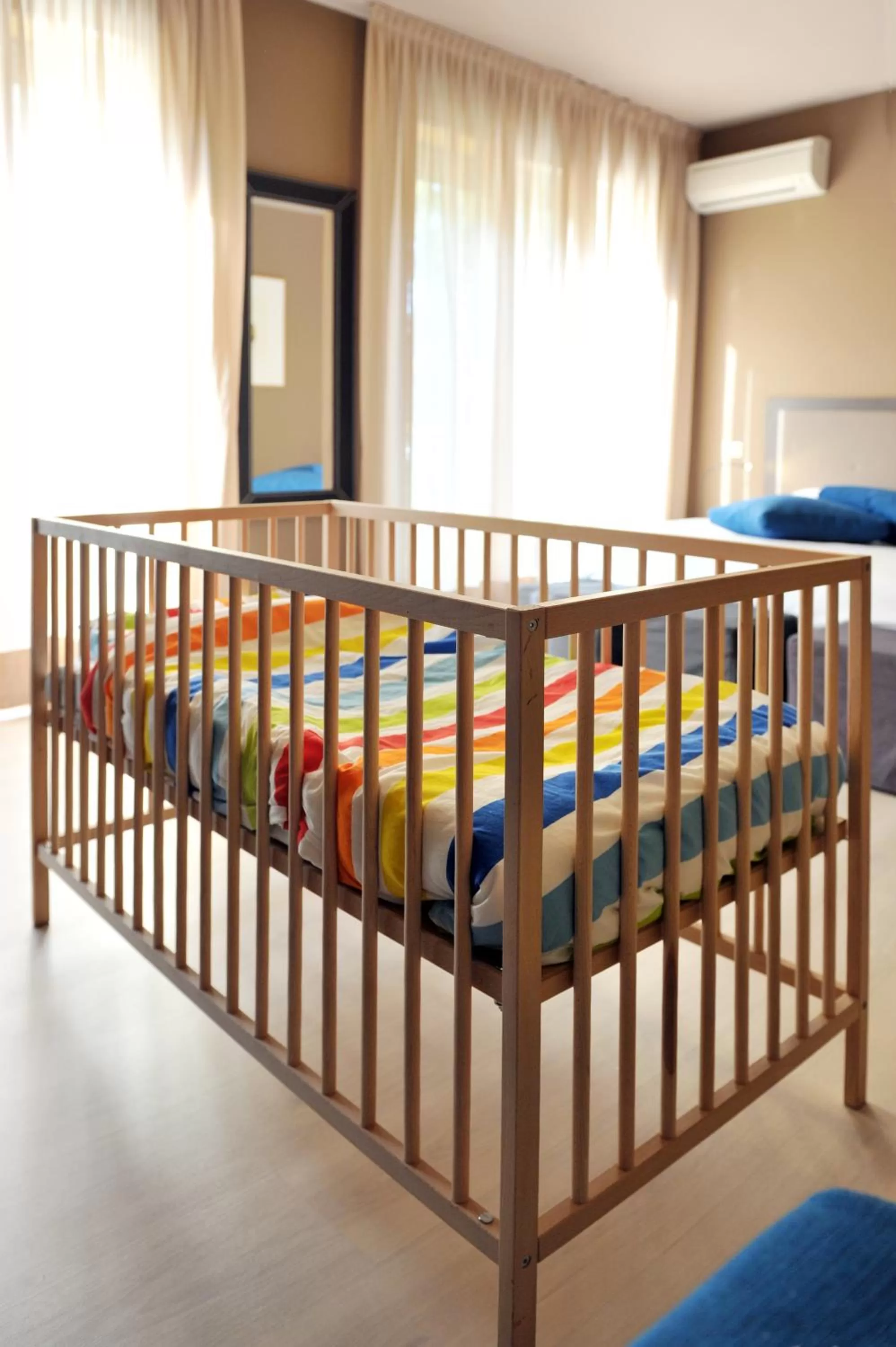 cot, Bed in M14 Hotel & Spa