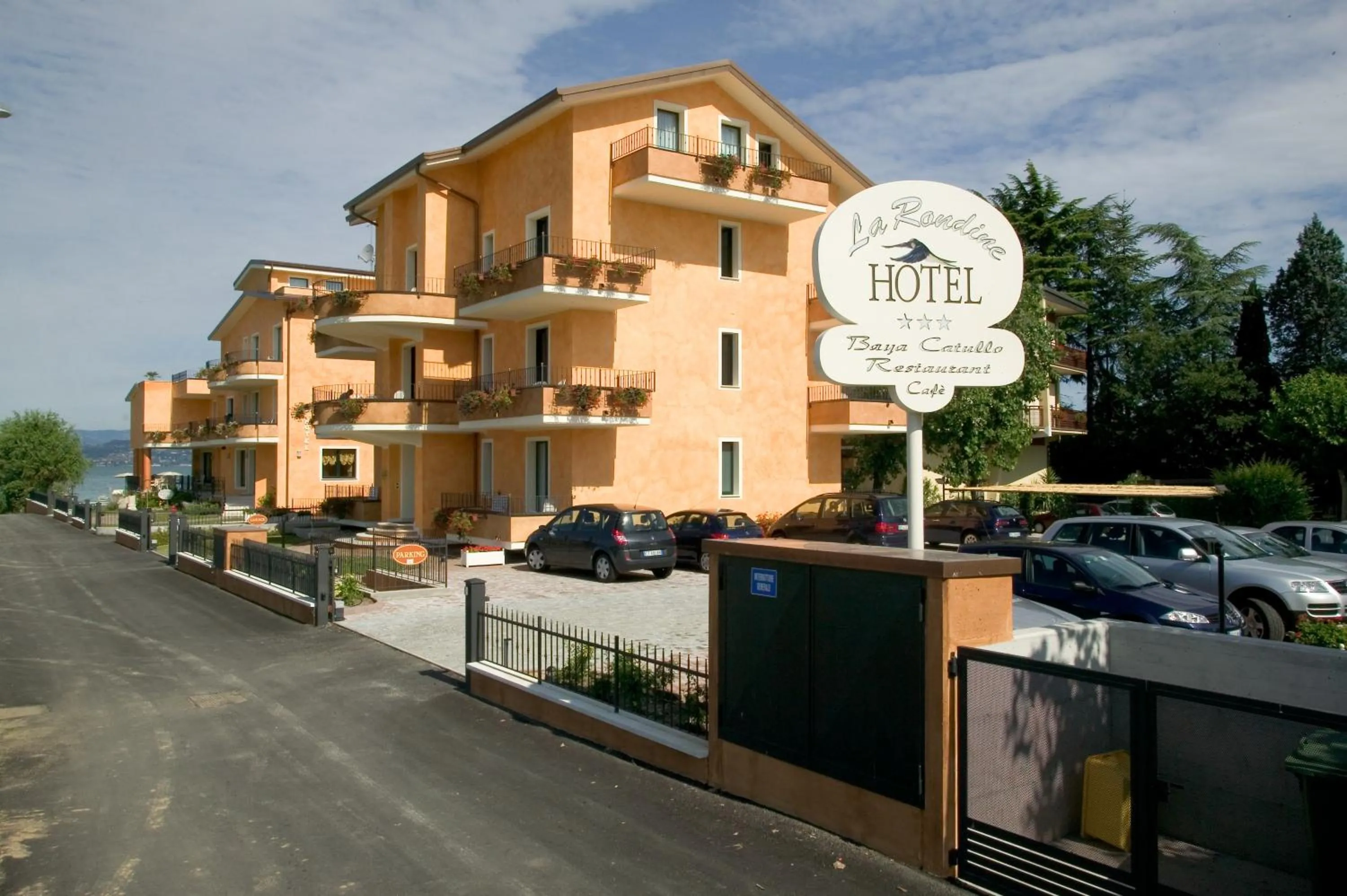 Property building in Hotel La Rondine