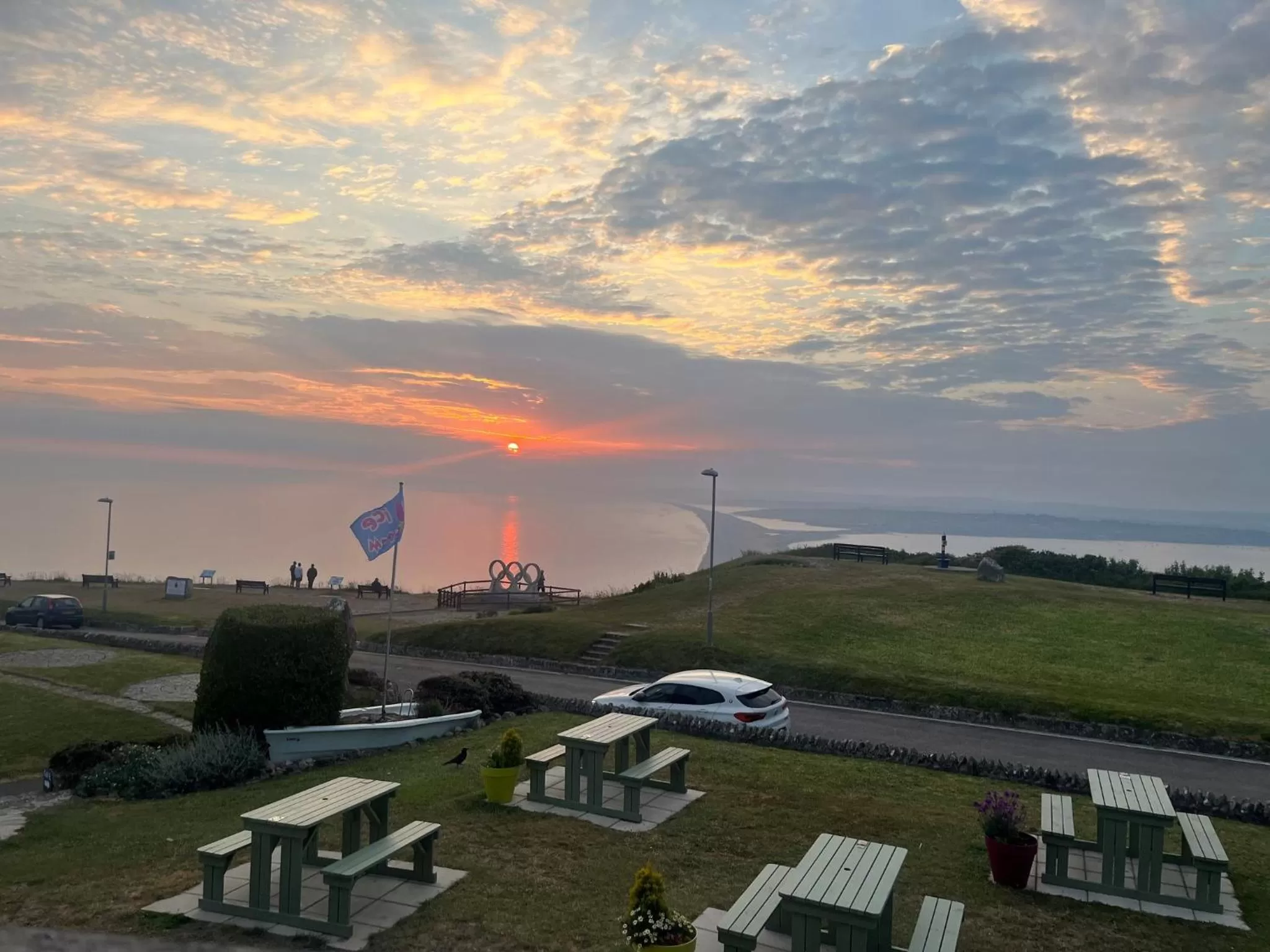 Restaurant/places to eat in Heights Hotel