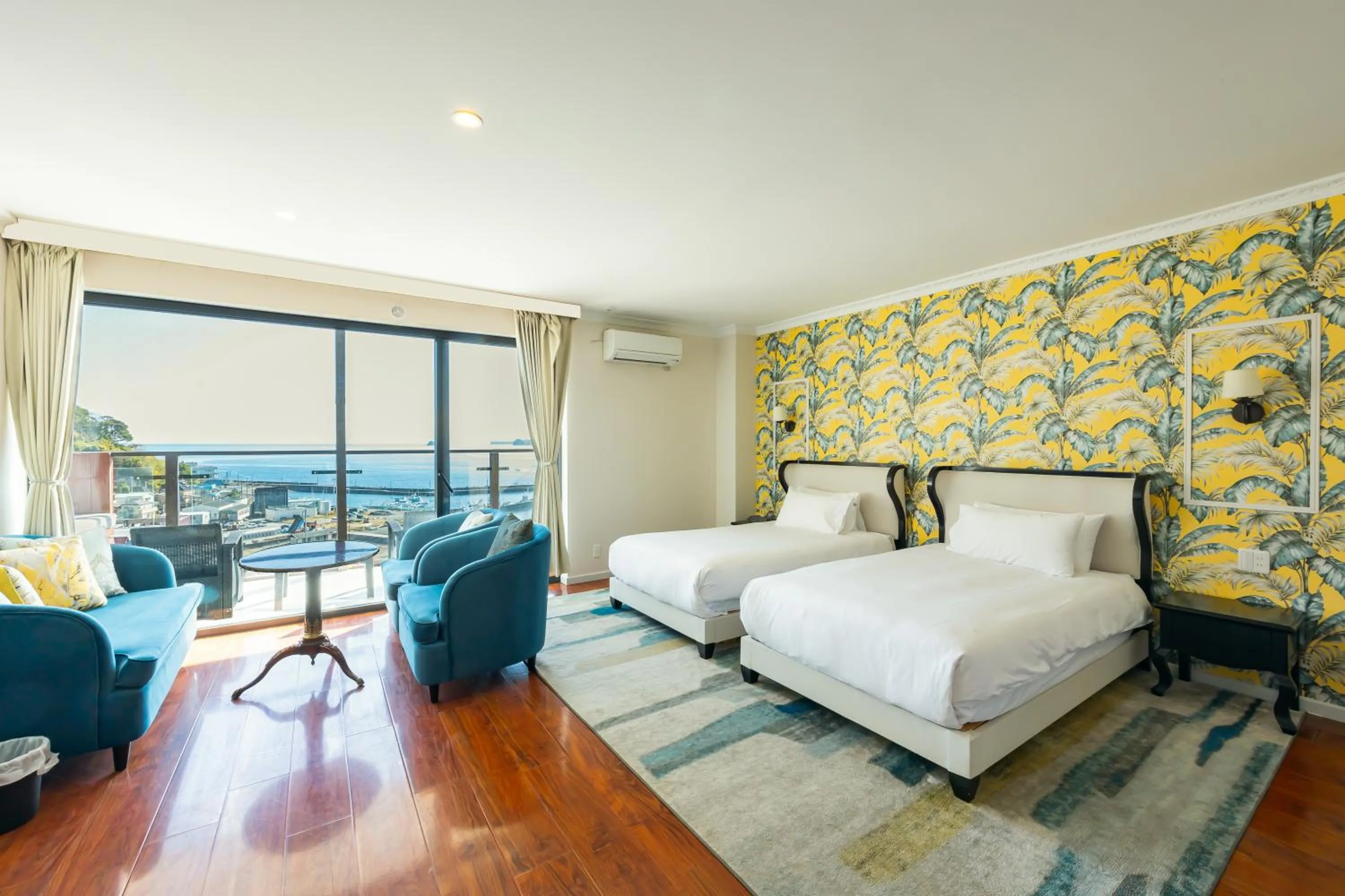 Bed in HOTEL HIMALAYA SEA