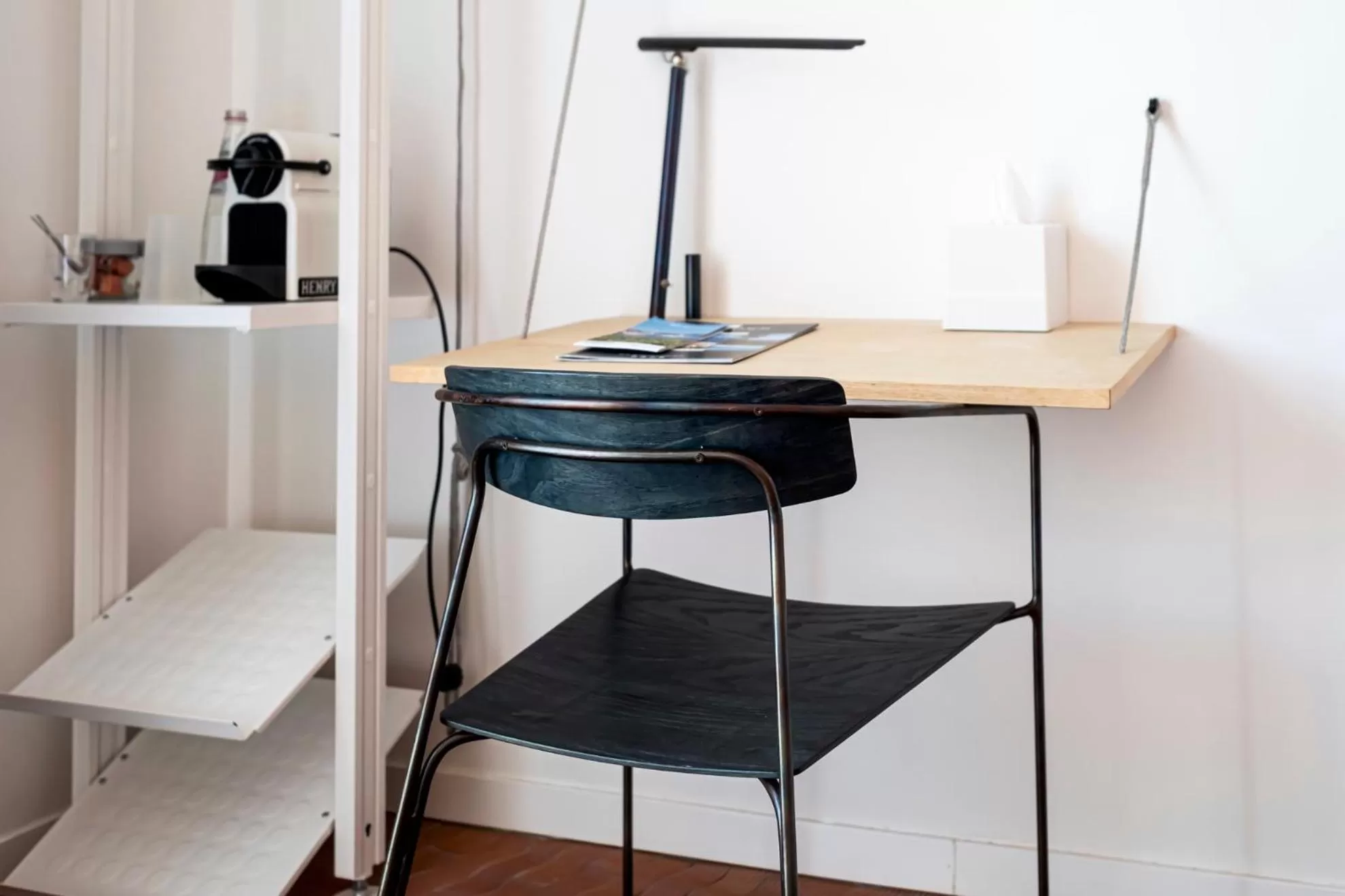 Decorative detail in Hôtel La Reine Jane