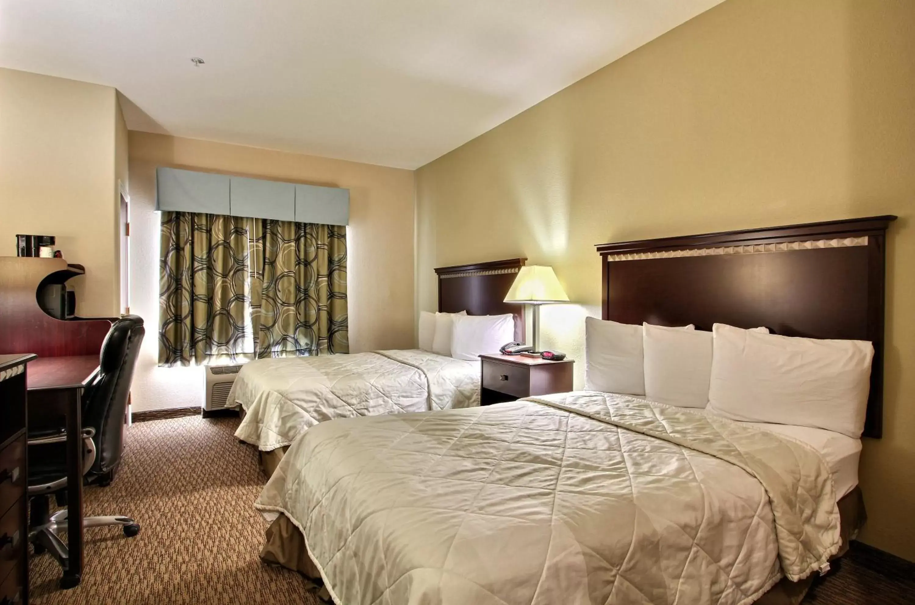 Double Room with Two Double Beds - Non-Smoking in Magnolia Inn and Suites Pooler Double Room with Two Double Beds - Non-Smoking in Magnolia Inn and Suites Pooler