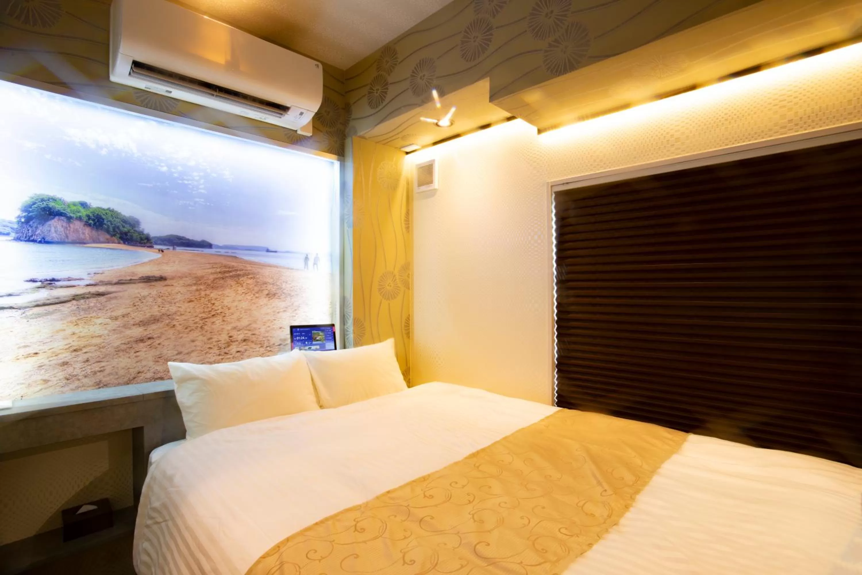 Bed in Pinpon Hotel Hiroshima