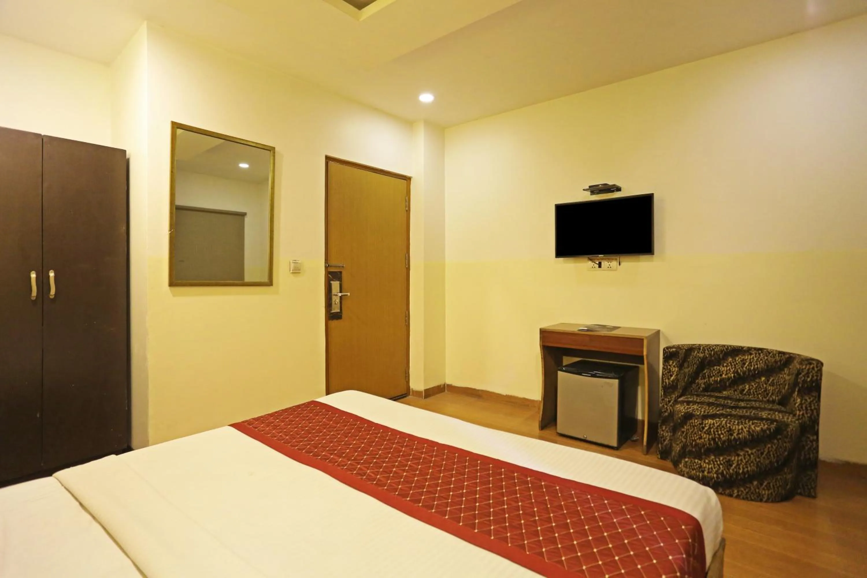 TV and multimedia, Bed in Hotel Aeroporto Nearest Landmark Aerocity delhi