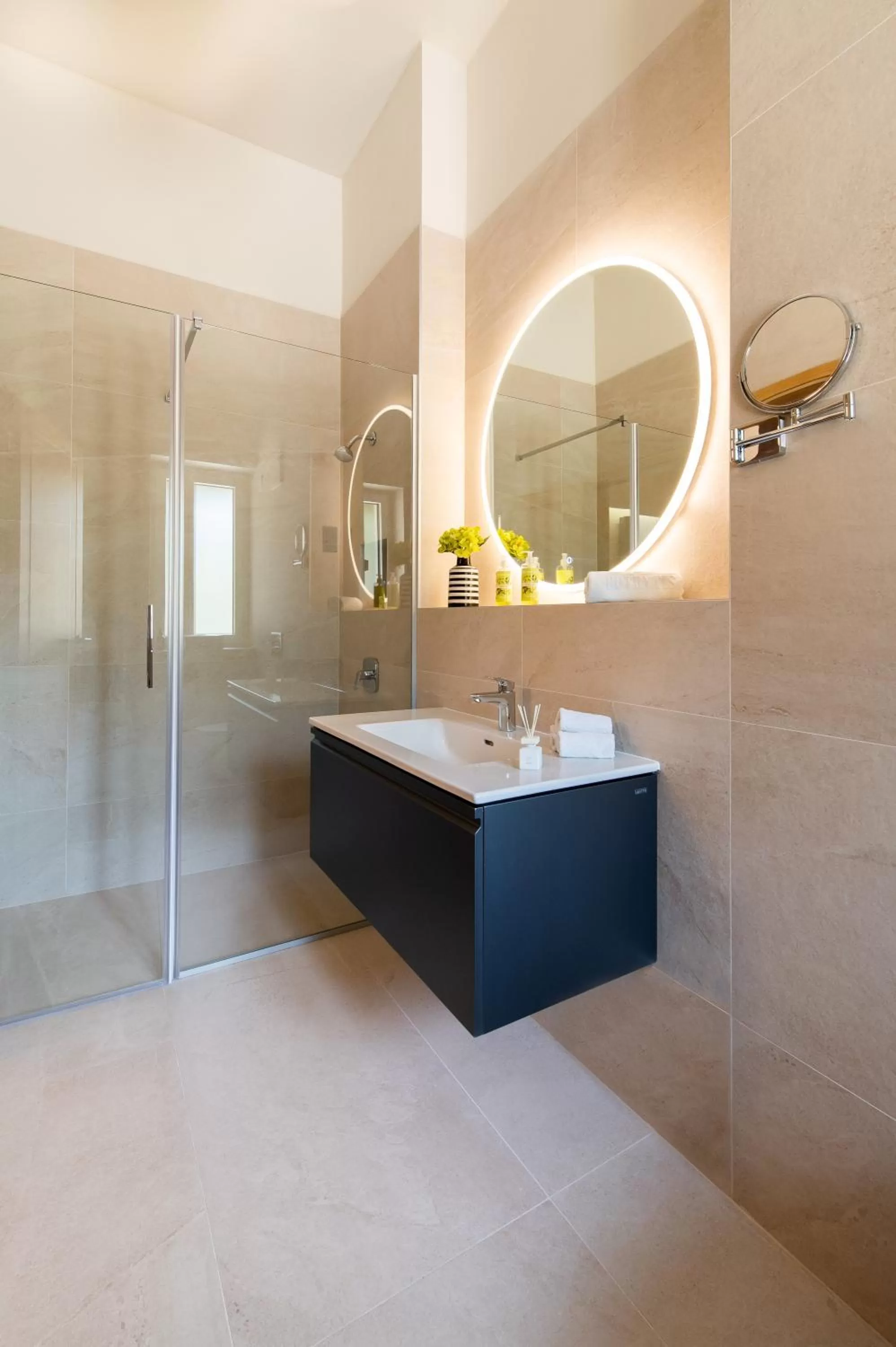 Bathroom in Botrytis Borhotel