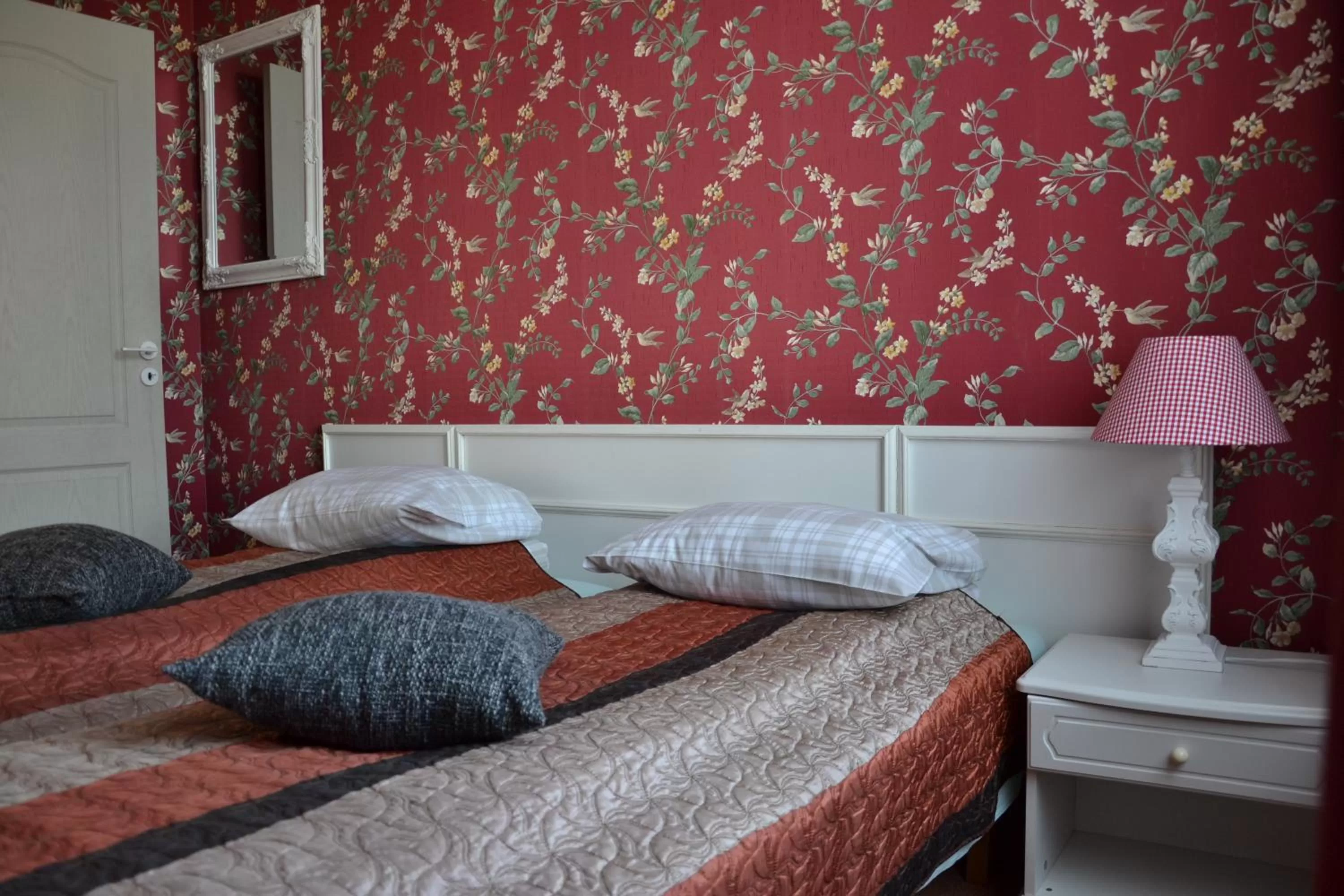 Bed in City Center Kaķis B&B