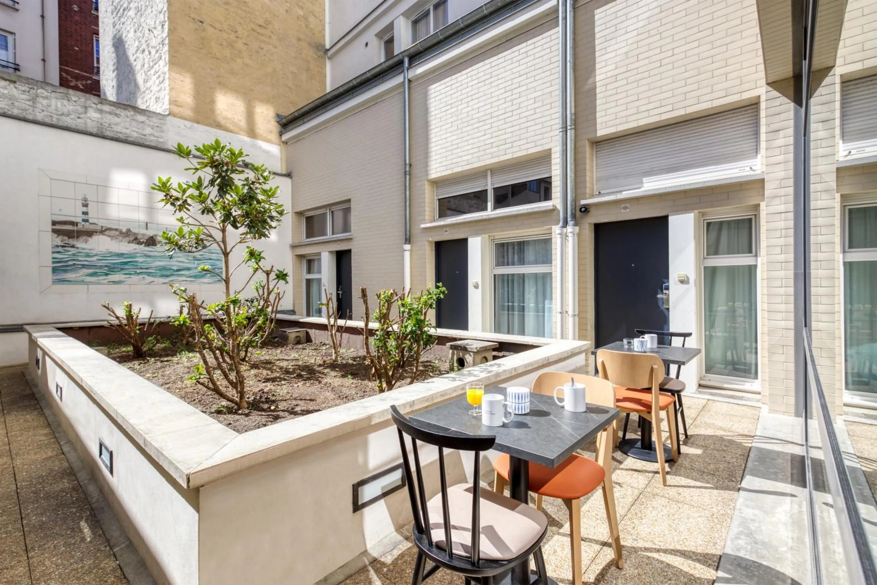 Patio in Appart'City Confort Paris Clichy - Mairie