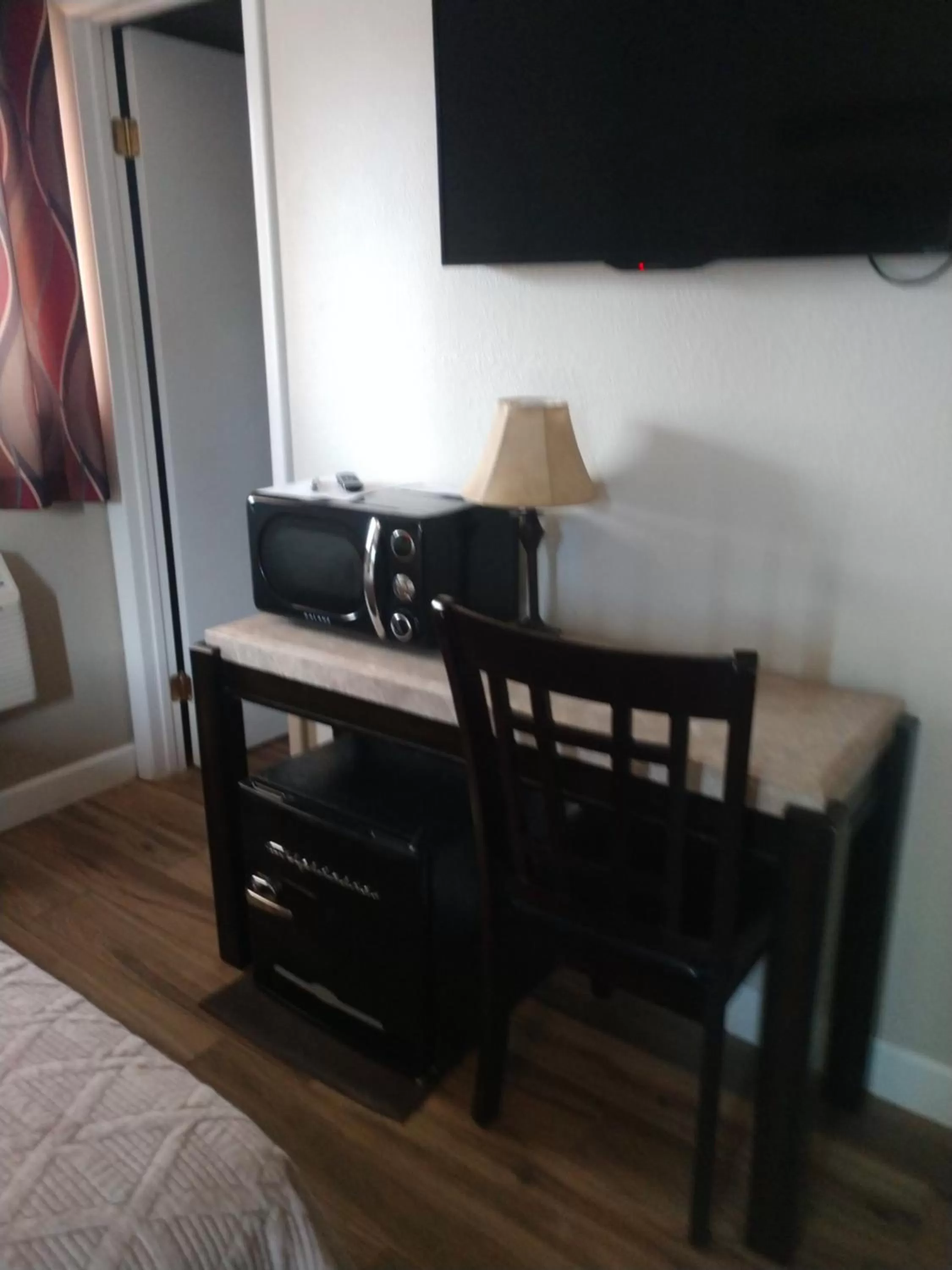 Bed in Red Rock Motel and Dam Motel