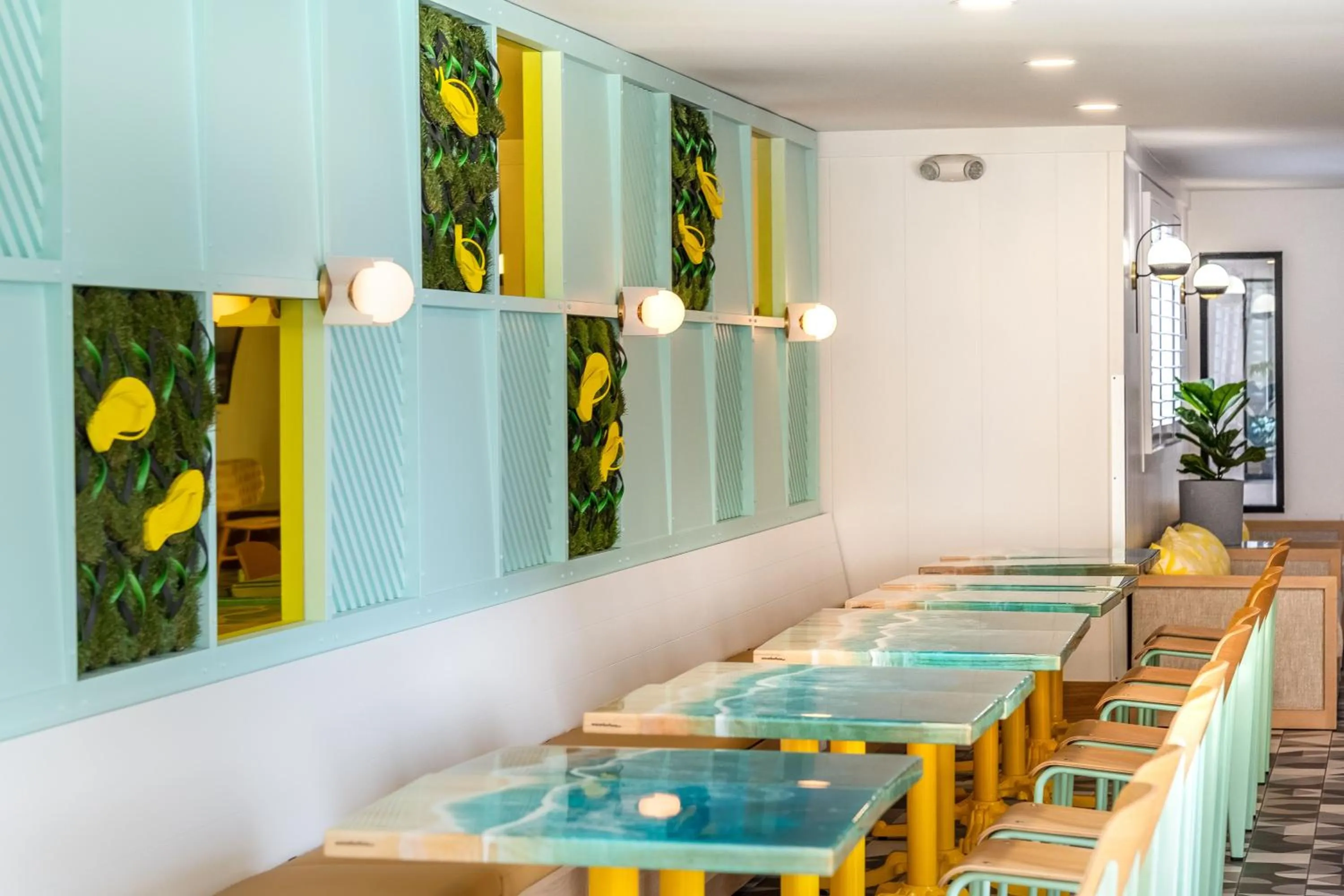 Property building in Ocean Park Inn