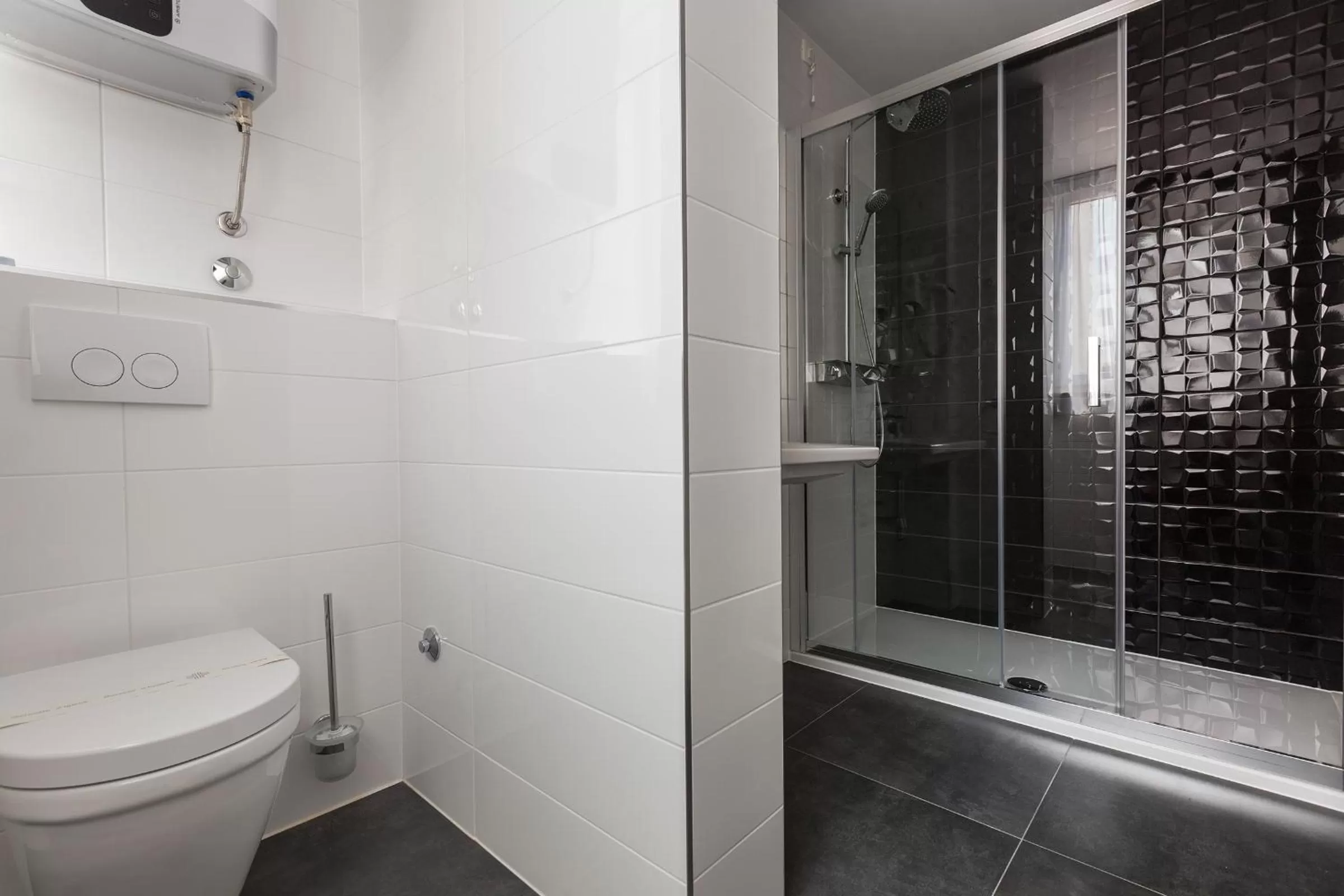 Shower in B Gold Luxury rooms B&B