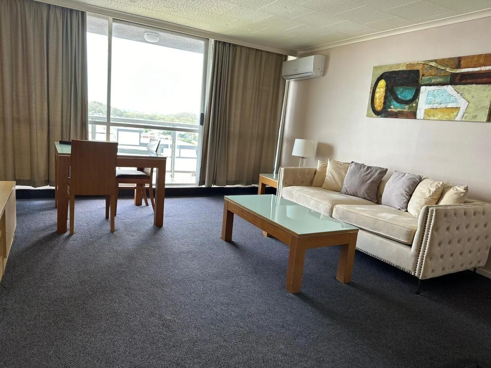 Living room, Seating Area in Metro Hotel & Apartments Gladstone