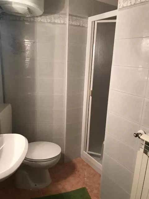 Bathroom in Hotel Carillon