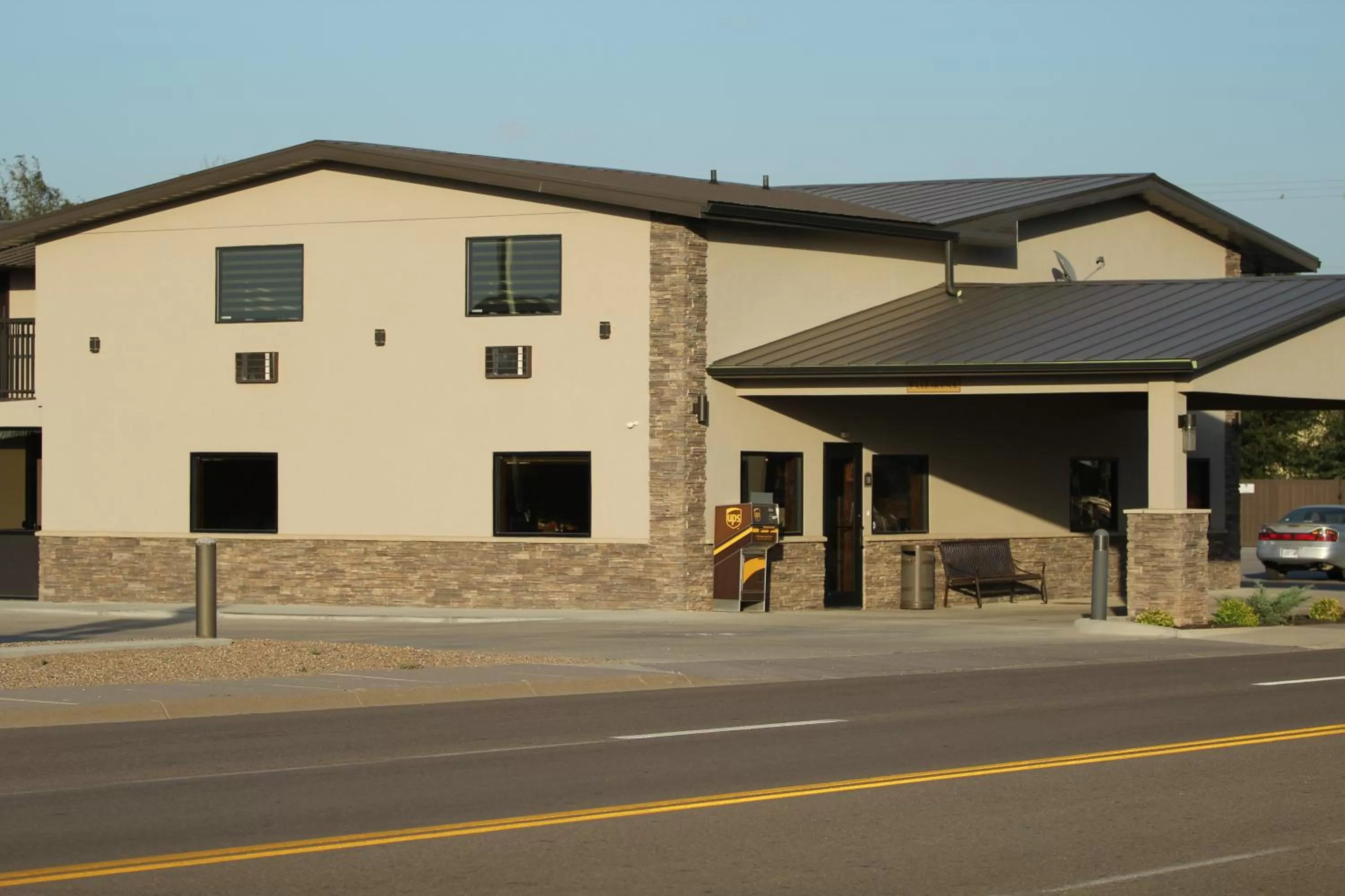 Property building in Boarders Inn & Suites by Cobblestone Hotels - Syracuse