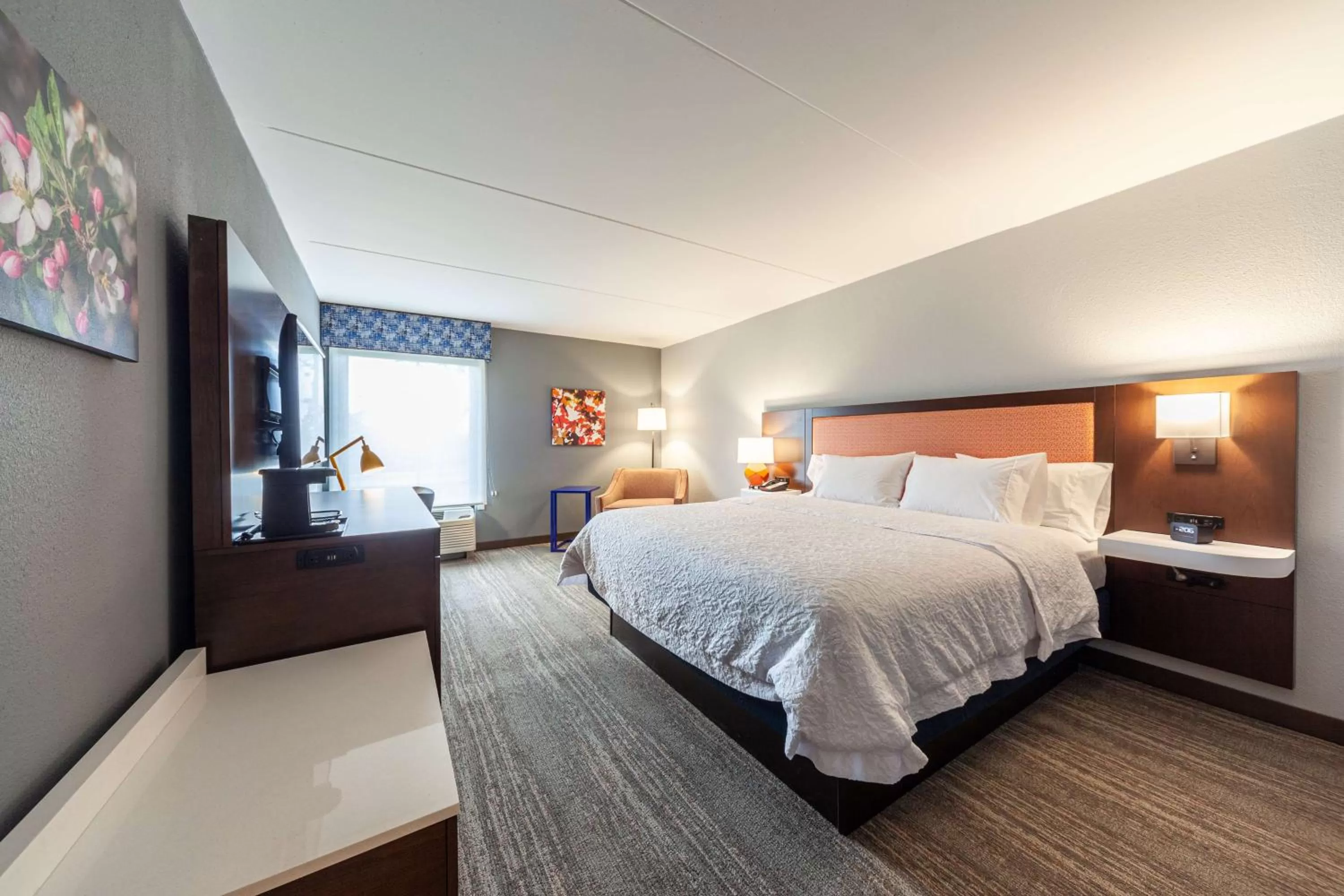 Bed in Hampton Inn Winchester