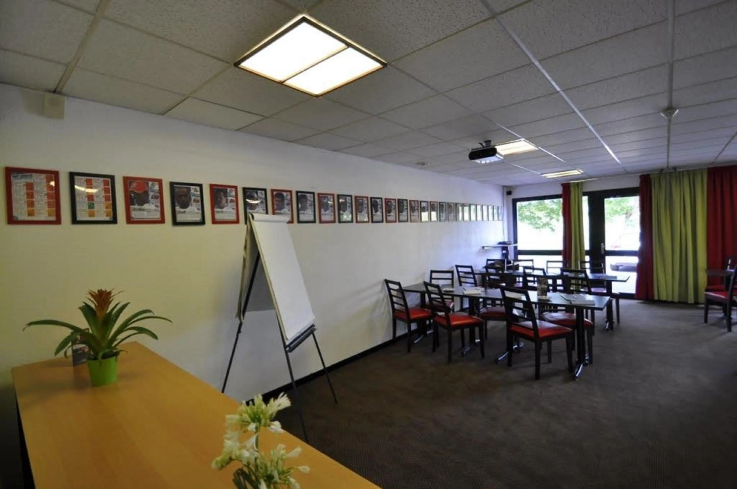 Meeting/conference room in Enzo Hotels Vierzon by Kyriad Direct