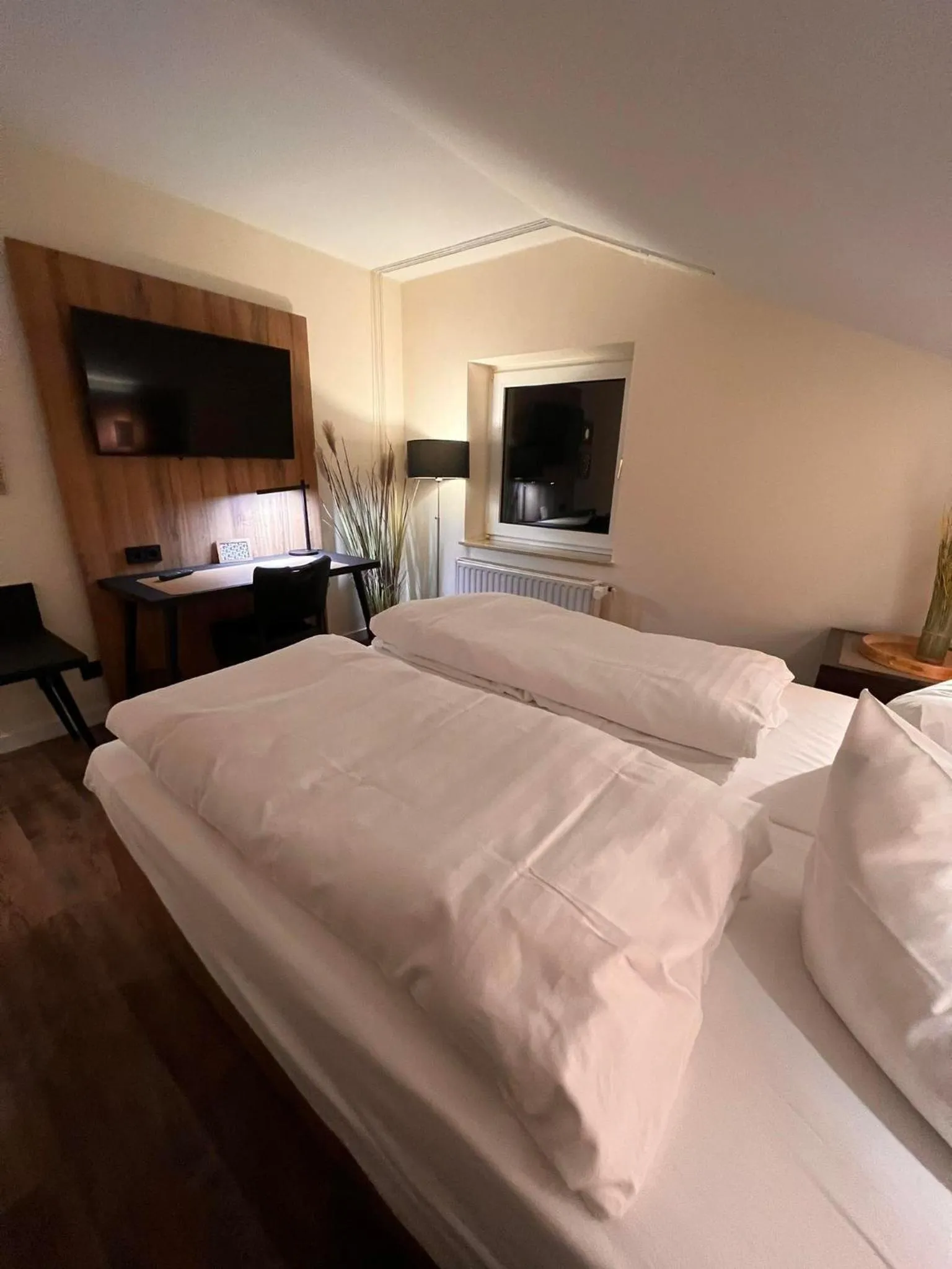 Photo of the whole room, Bed in Hotel-Restaurant Amadeus