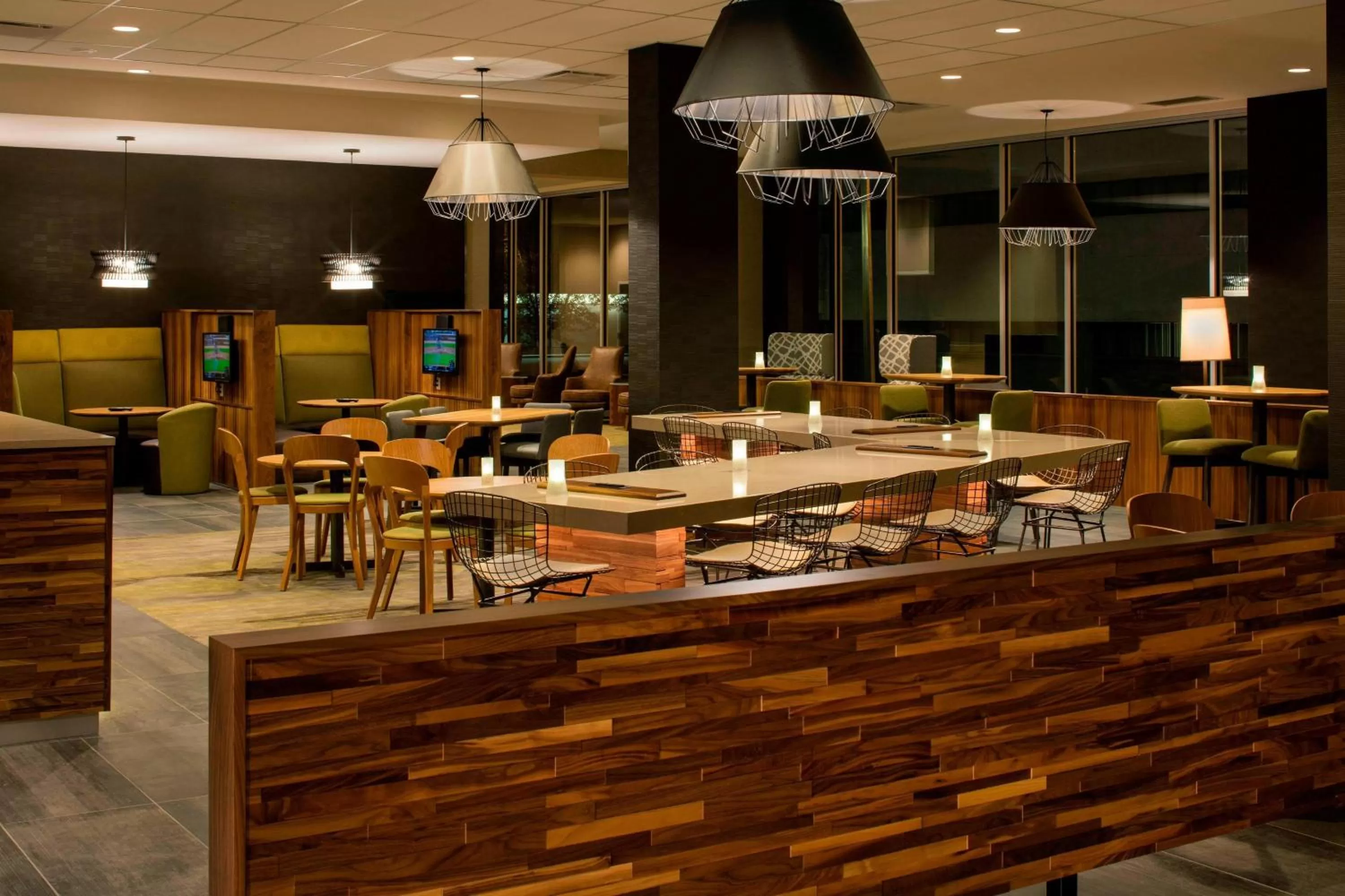 Restaurant/places to eat in Courtyard by Marriott Prince George