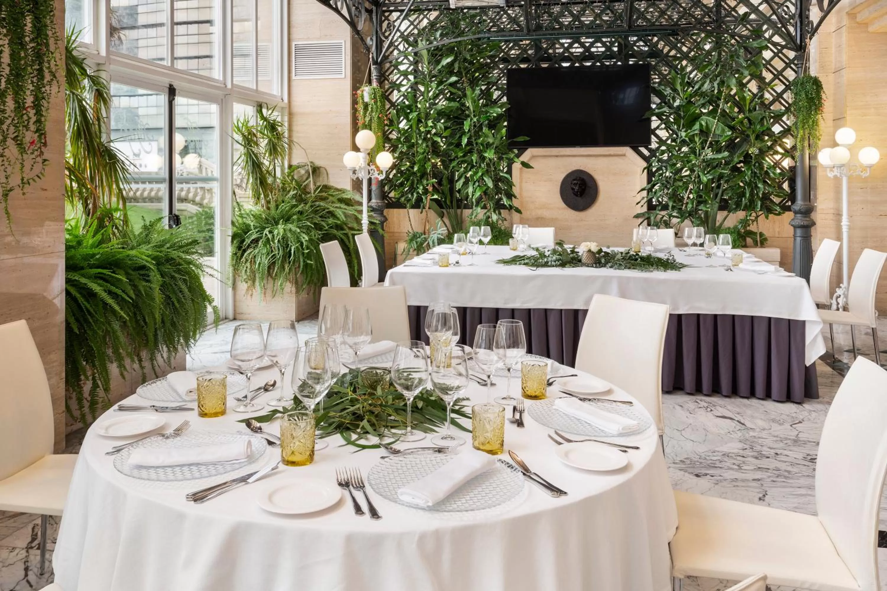 Restaurant/places to eat in Melia Maria Pita