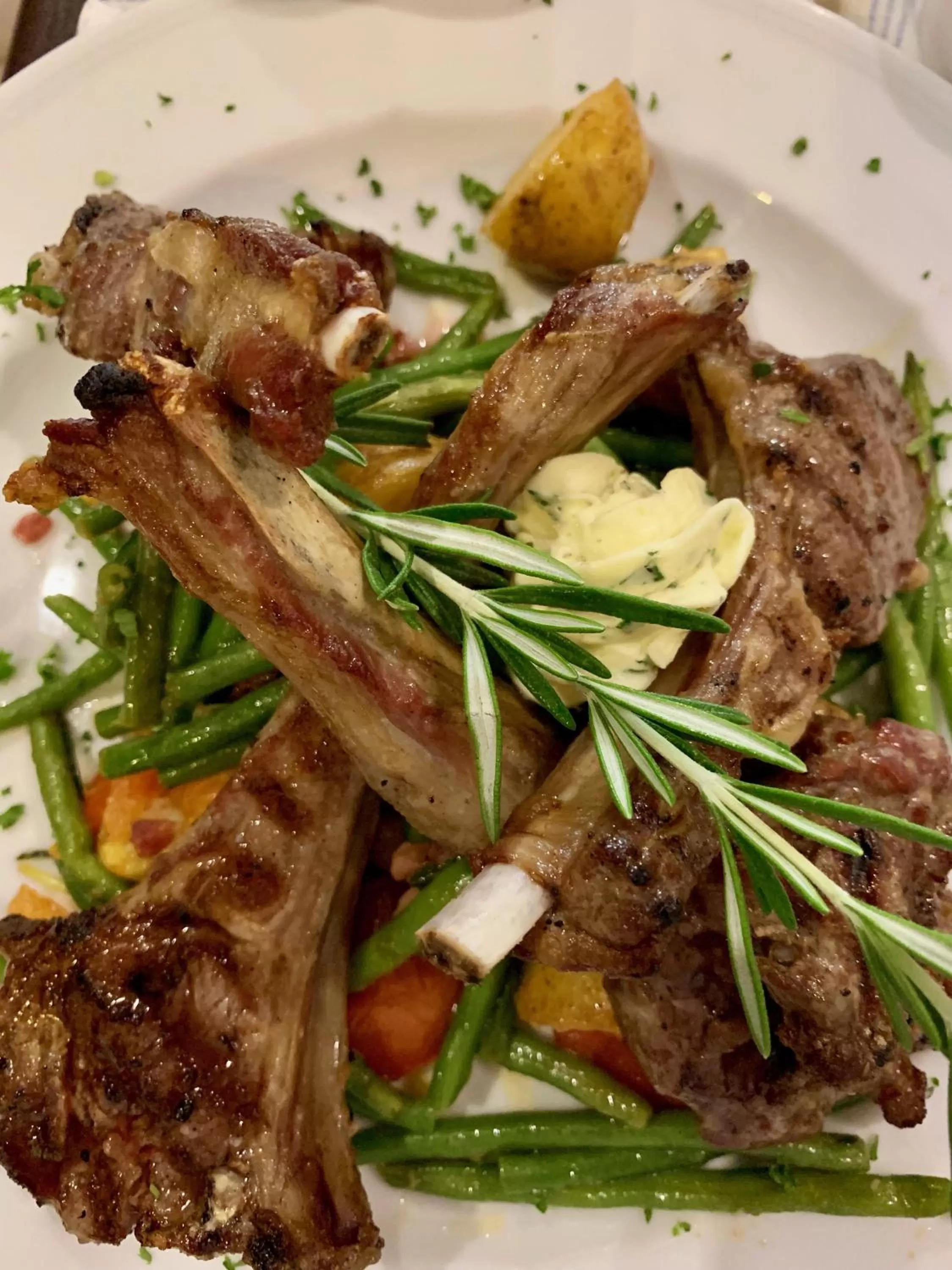 Food and drinks in Boutique Hotel Goldene Henne