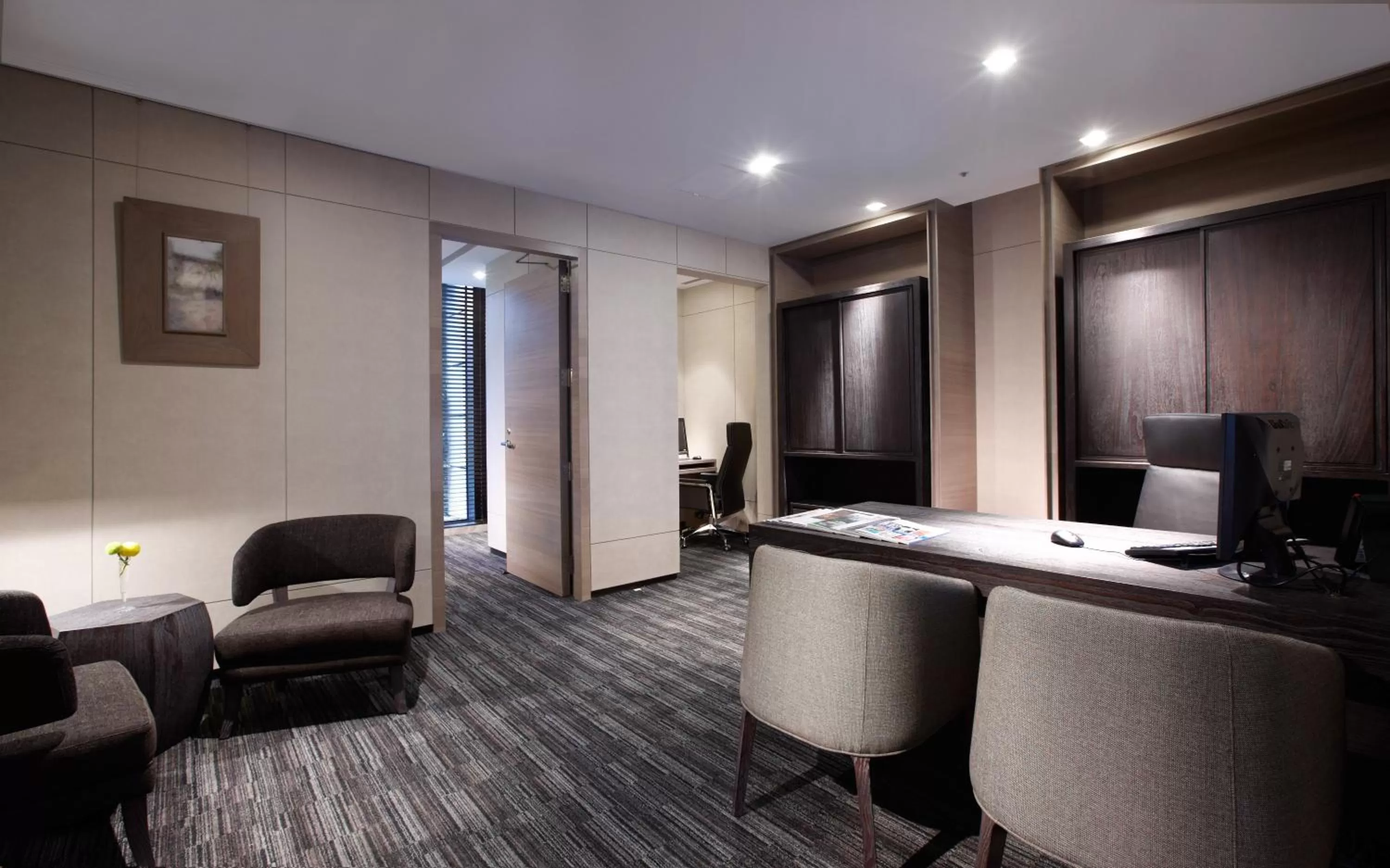 Business facilities in Humble House Taipei, Curio Collection by Hilton
