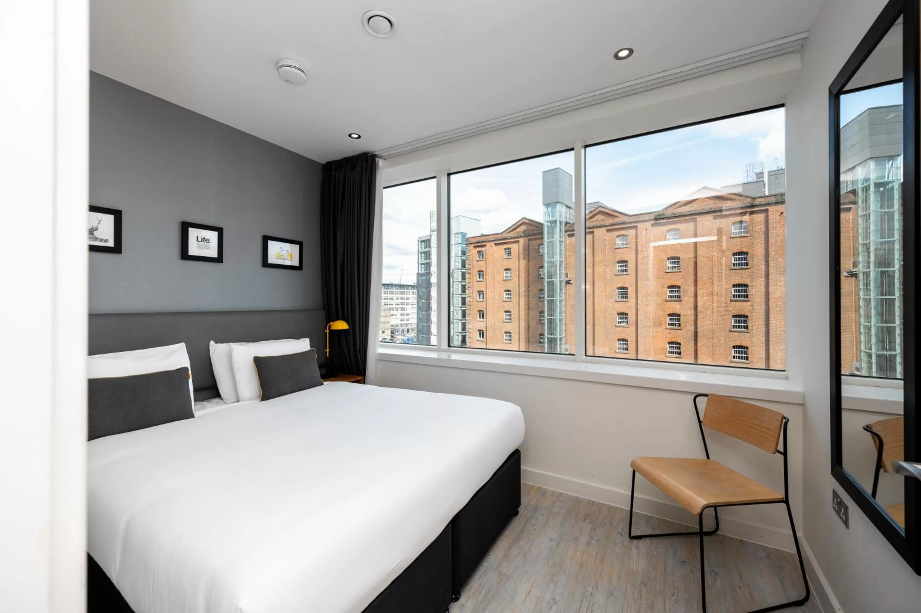 Photo of the whole room, Bed in Staycity Aparthotels Manchester Piccadilly