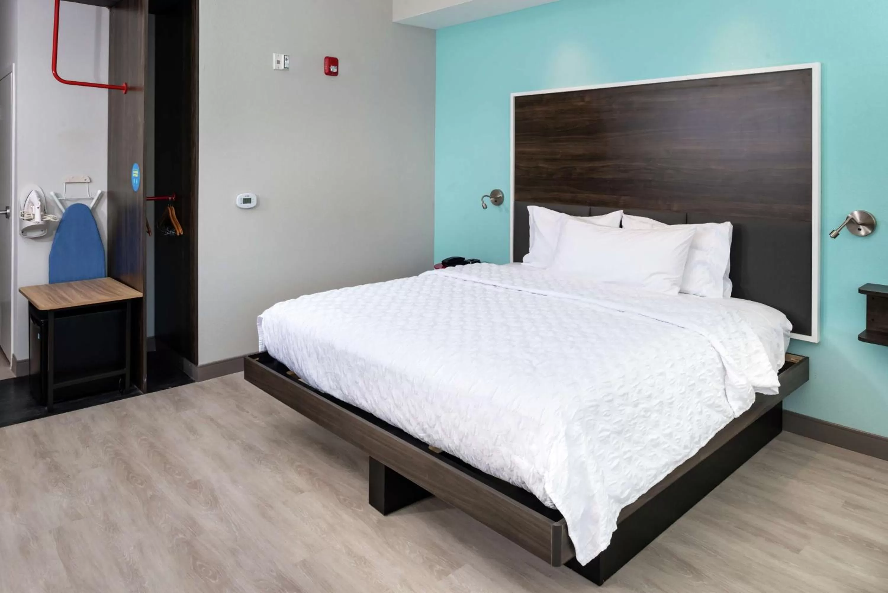 Bed in Tru By Hilton Staunton