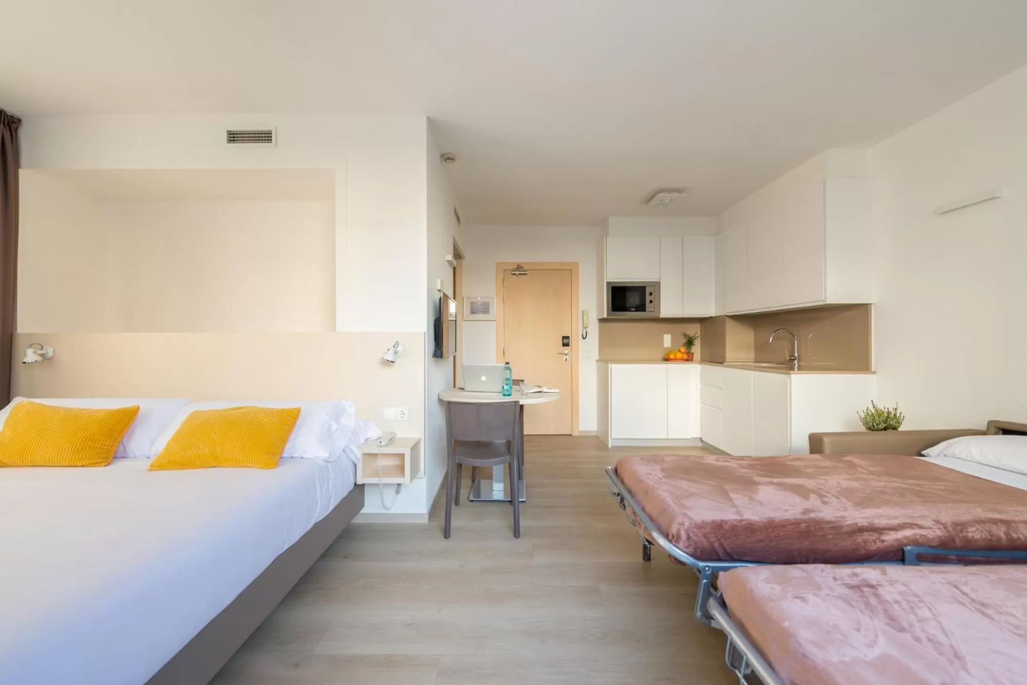 Photo of the whole room, Bed in Atenea Park Suites & Apartments