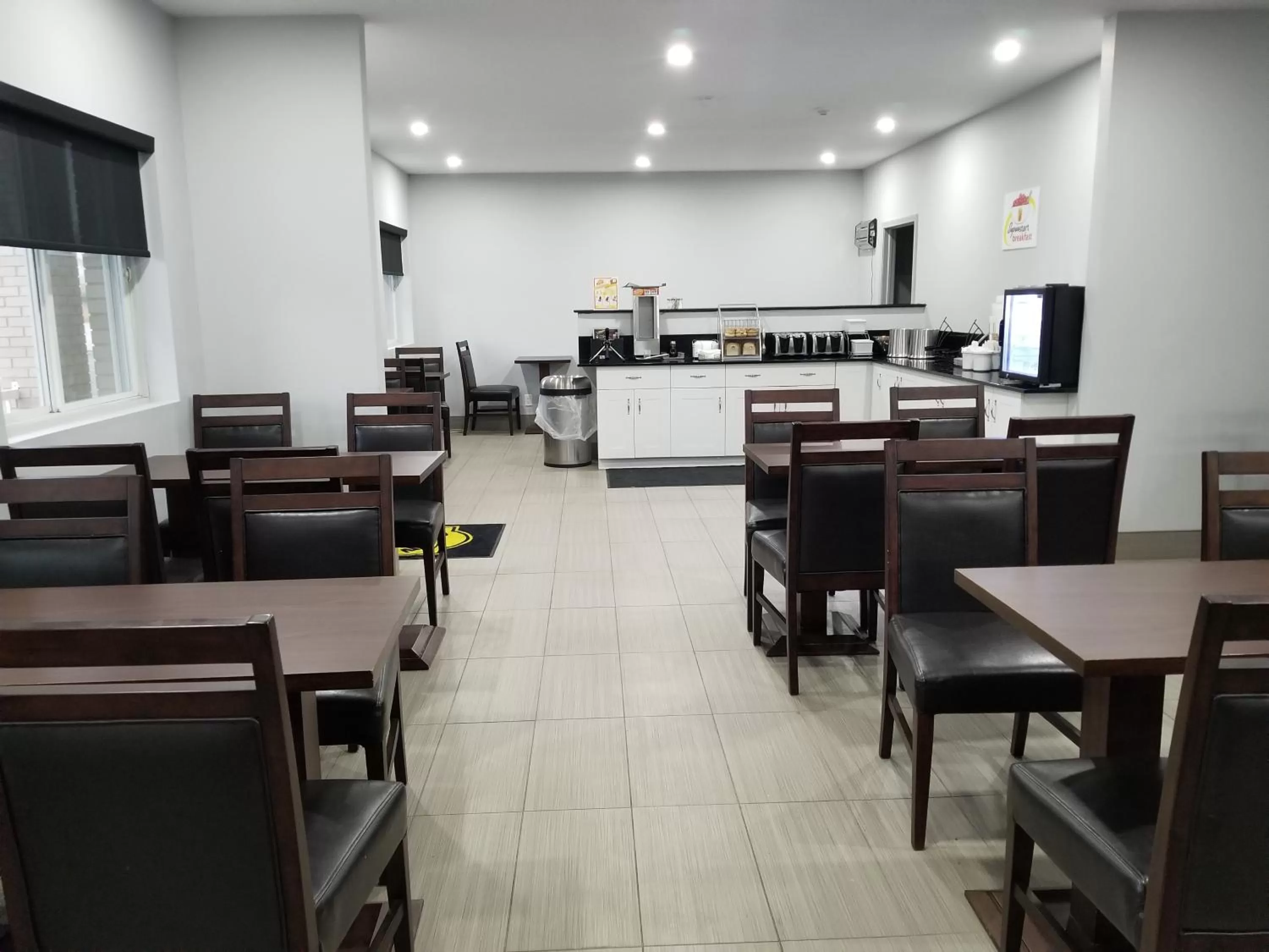 Breakfast in Super 8 by Wyndham Windsor/Dougall