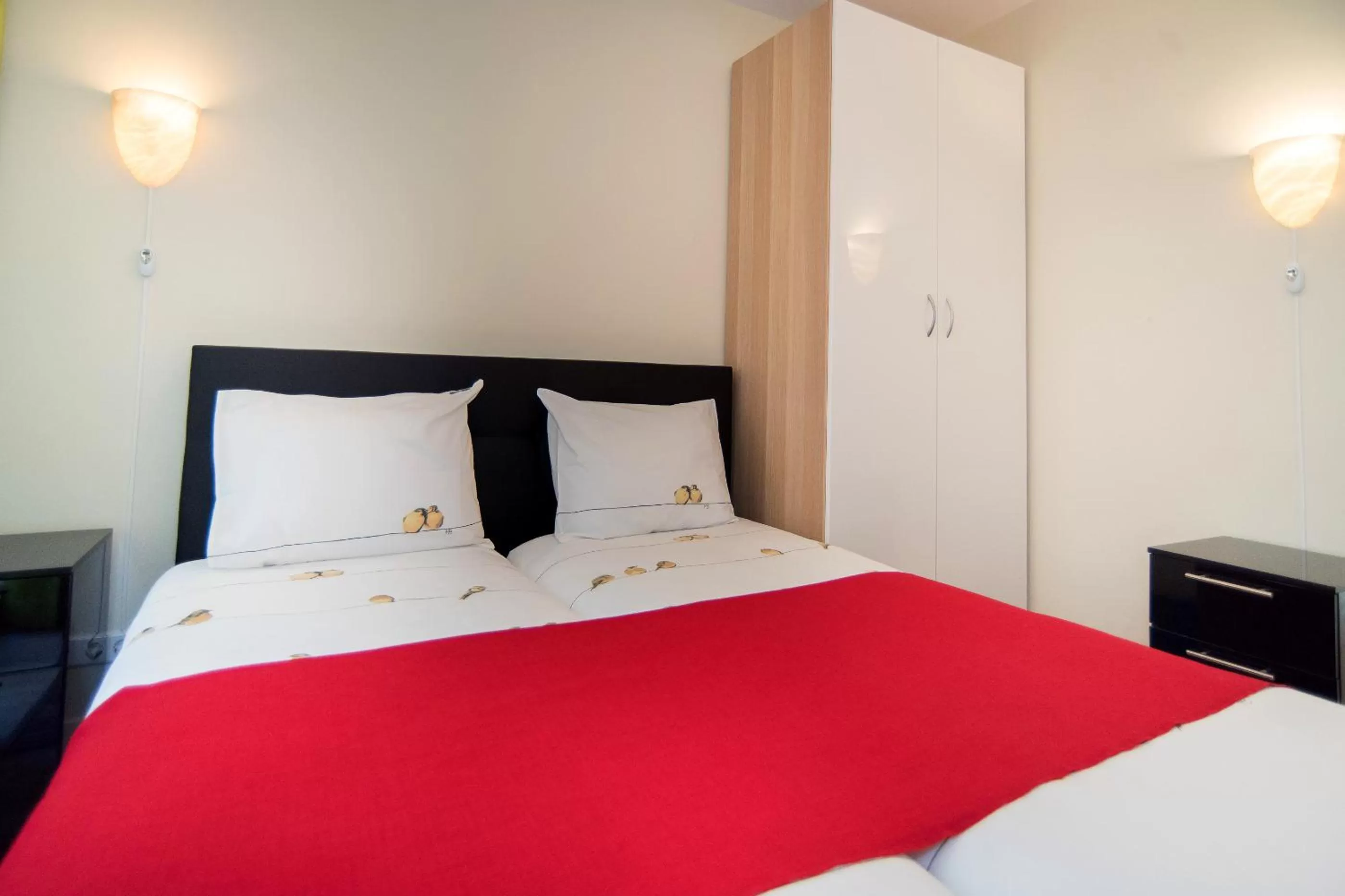 Bed in Midtown Hotel Twin Studio