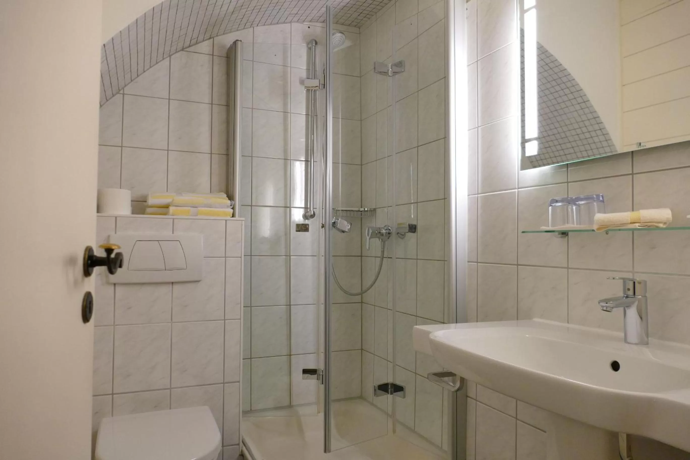 Bathroom in Altstadthotel "Zum Hechten"