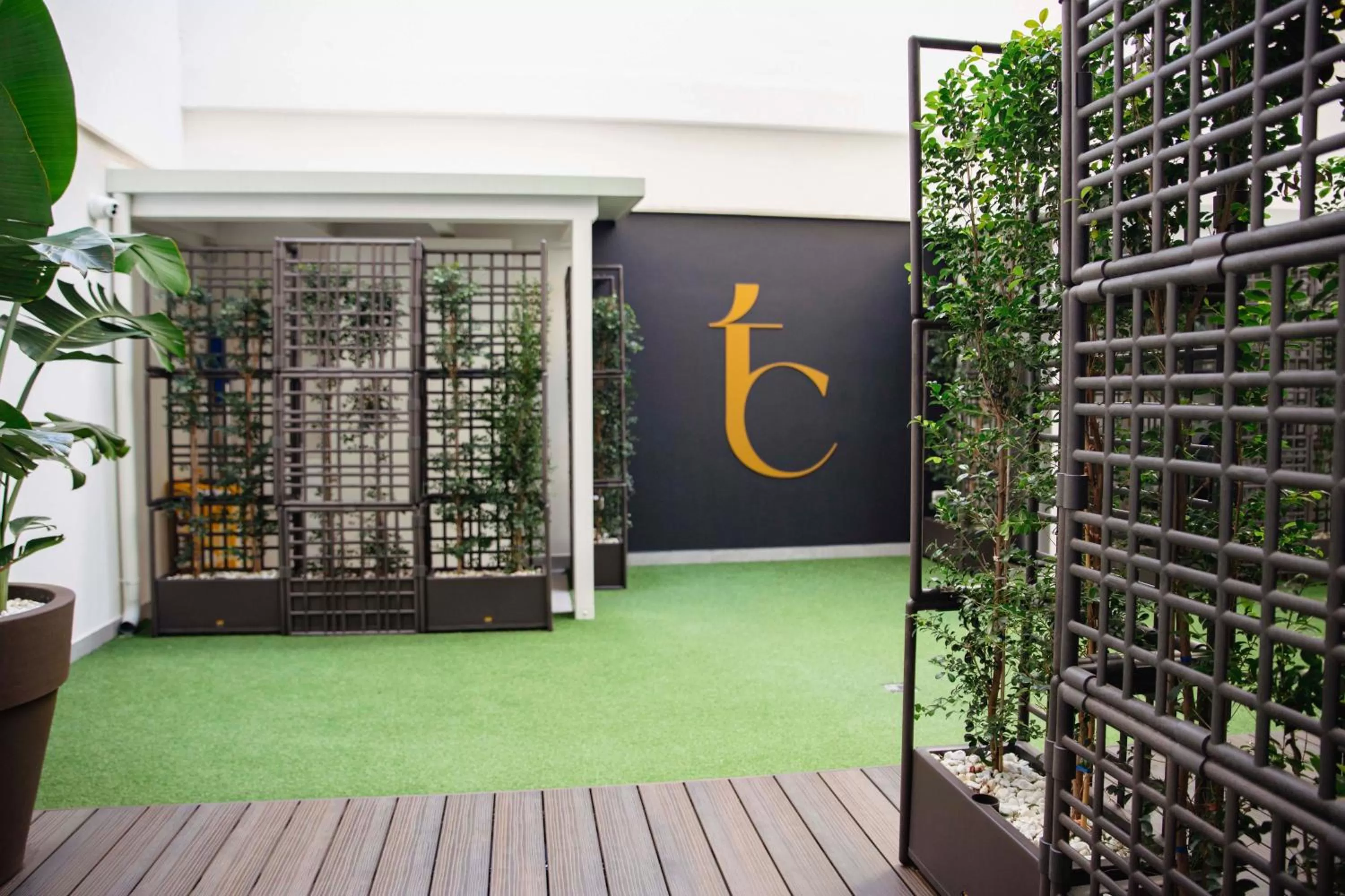 Property building in Trèscharme