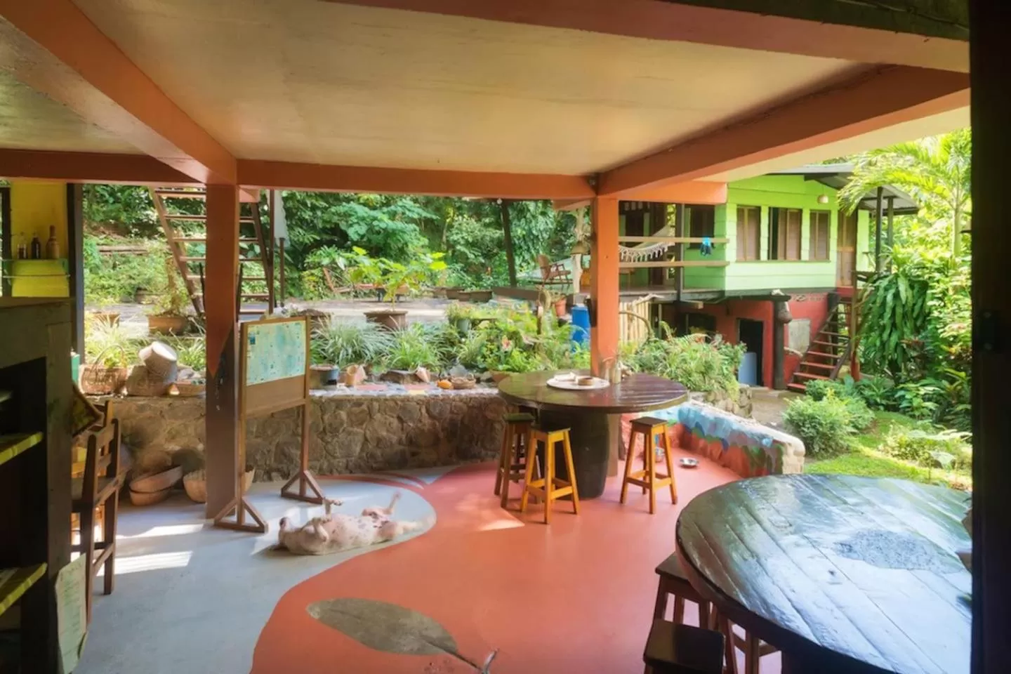 Restaurant/places to eat in Cocoa Cottage