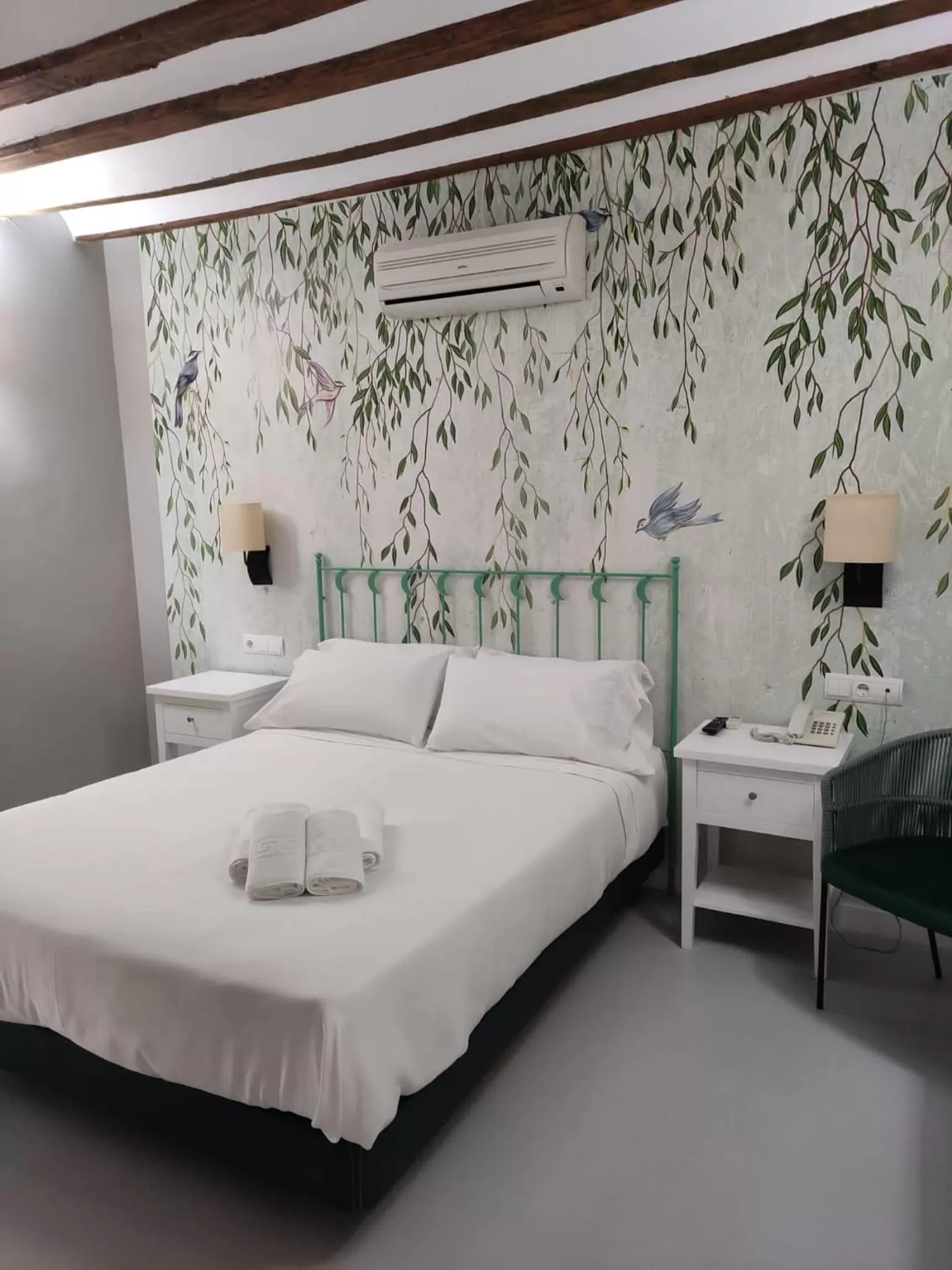 Bed in Hotel Almunia