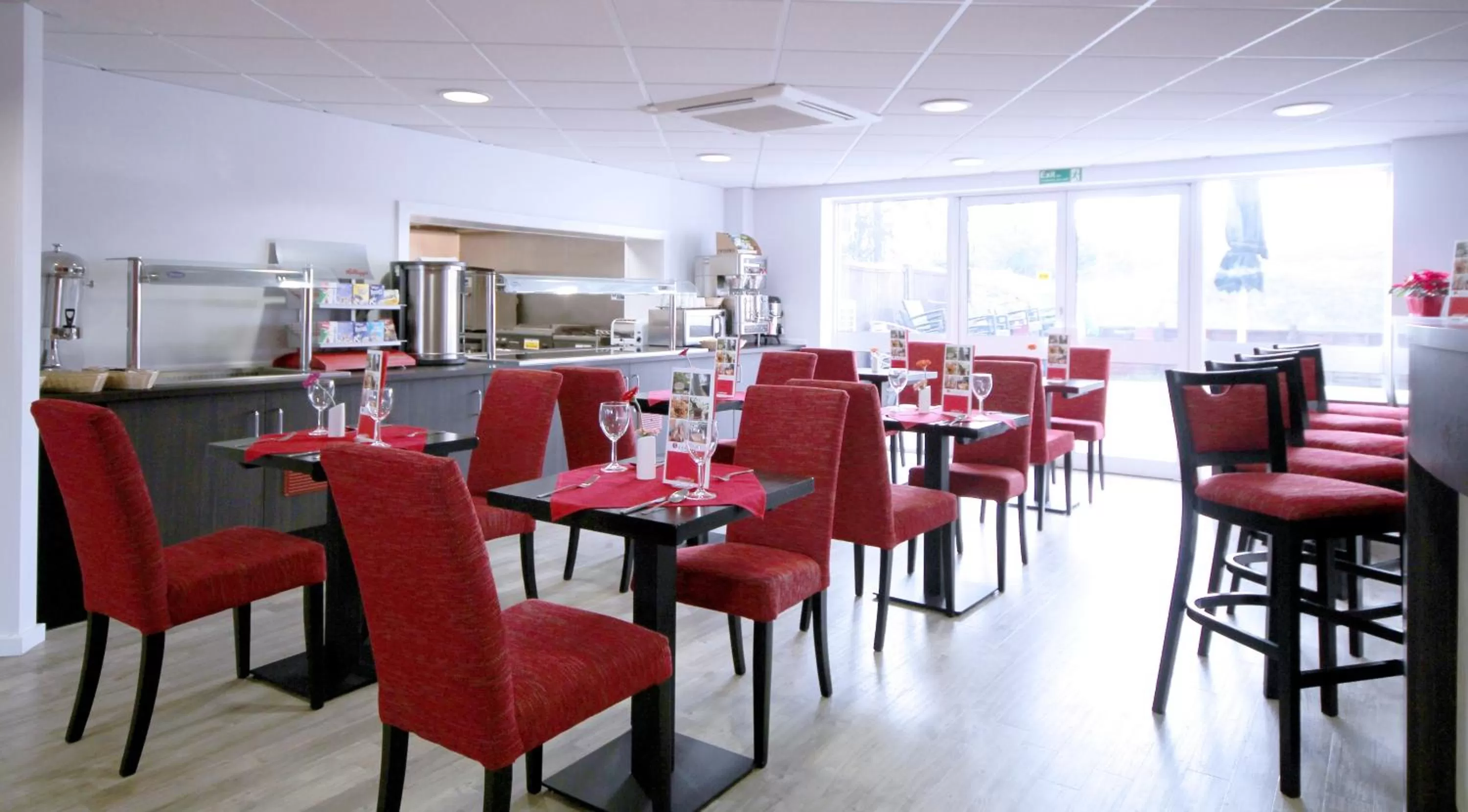 Restaurant/places to eat in Ramada London Stansted Airport