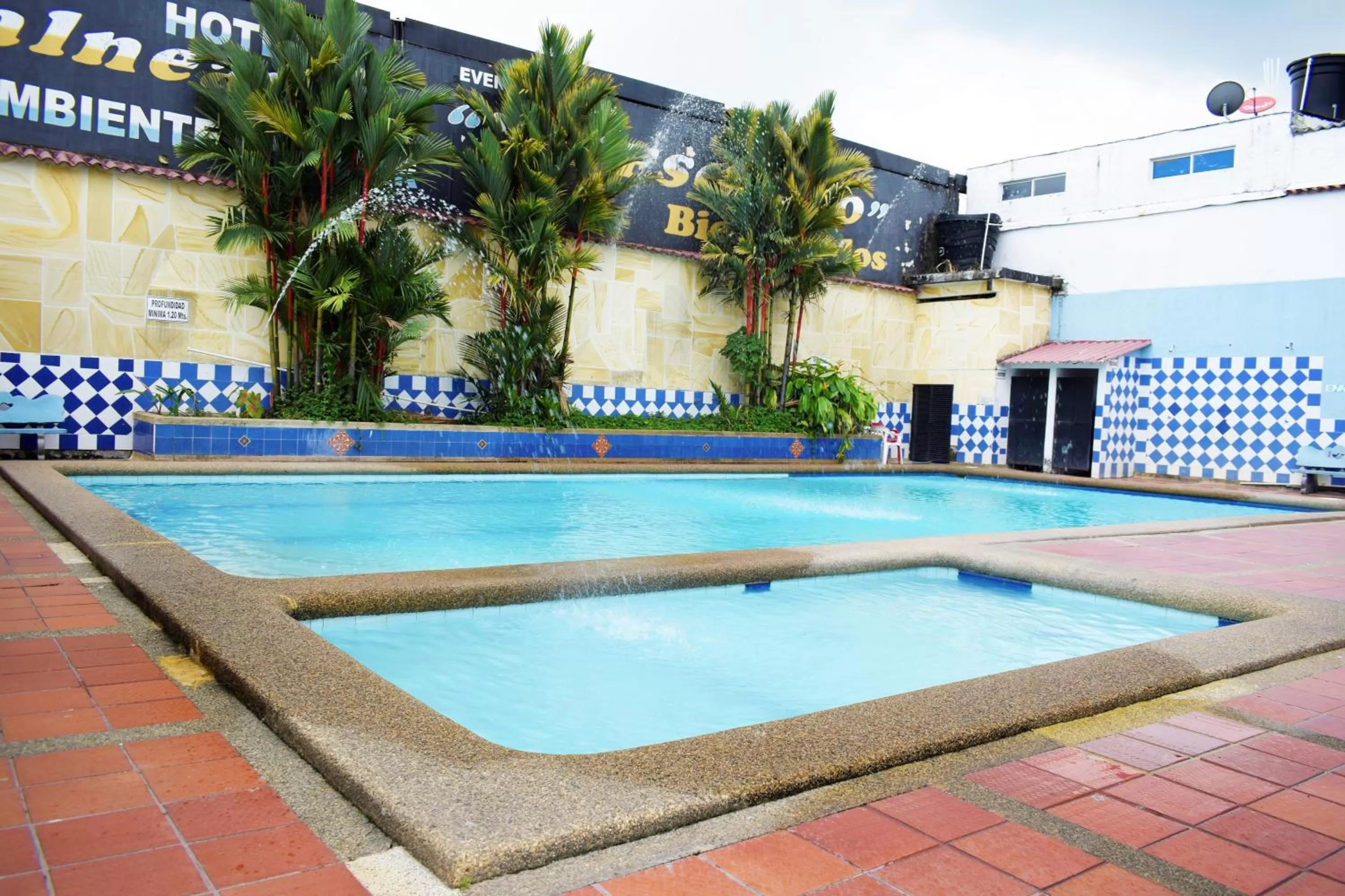 Swimming Pool in Hotel Descanso Inn Villavicencio