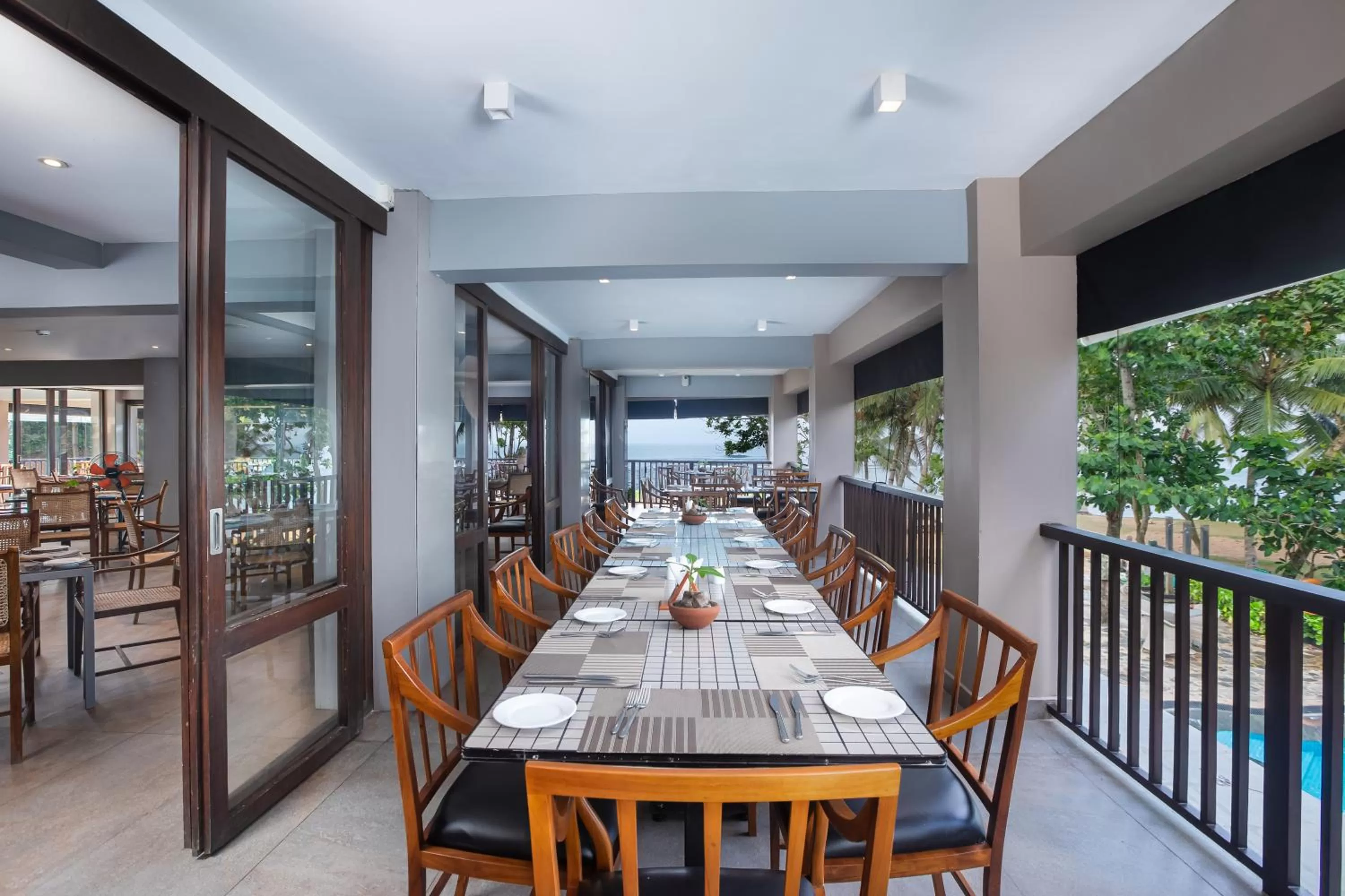 Restaurant/places to eat in Earl's Reef