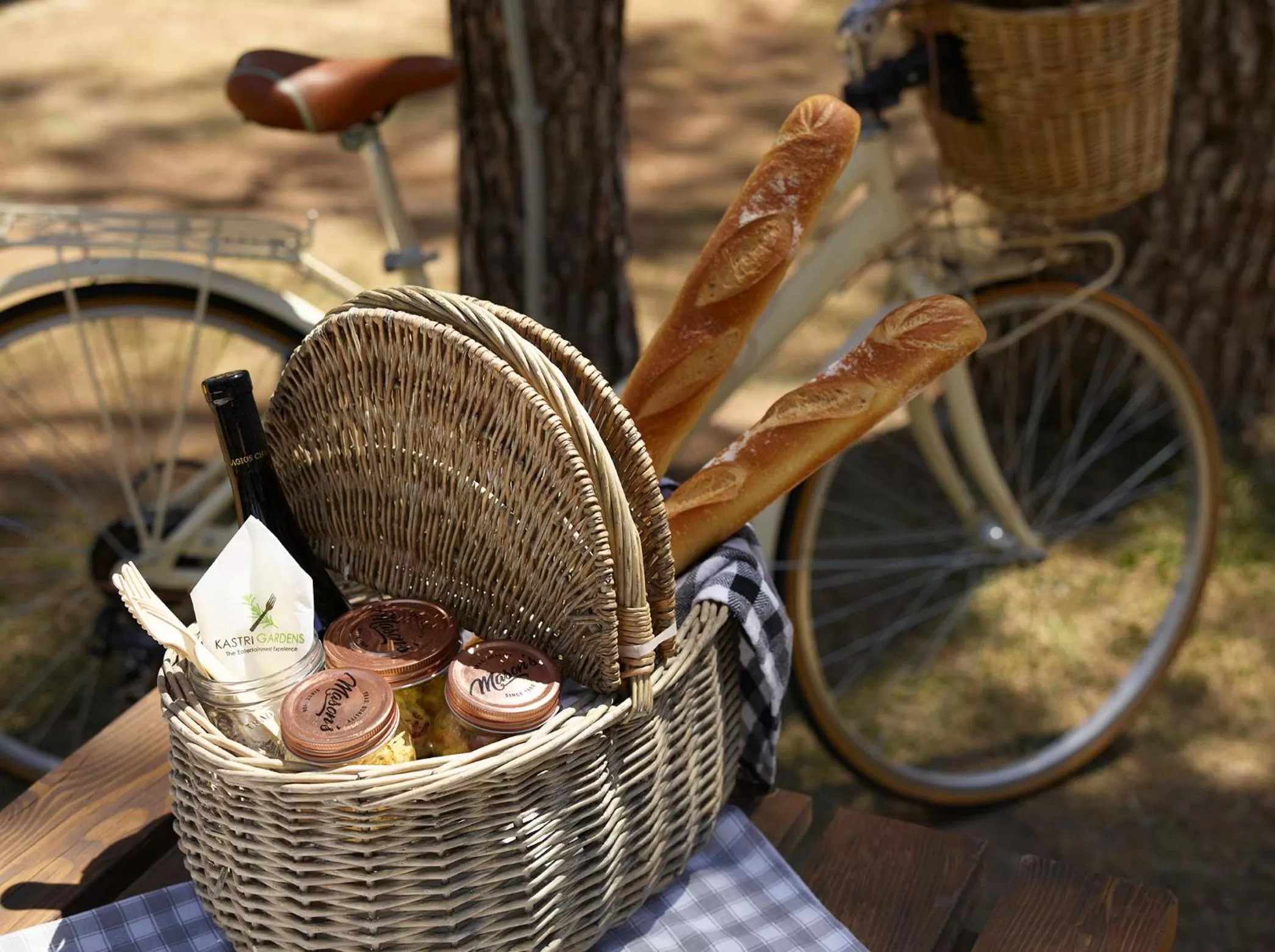 Restaurant/places to eat in Domotel Kastri