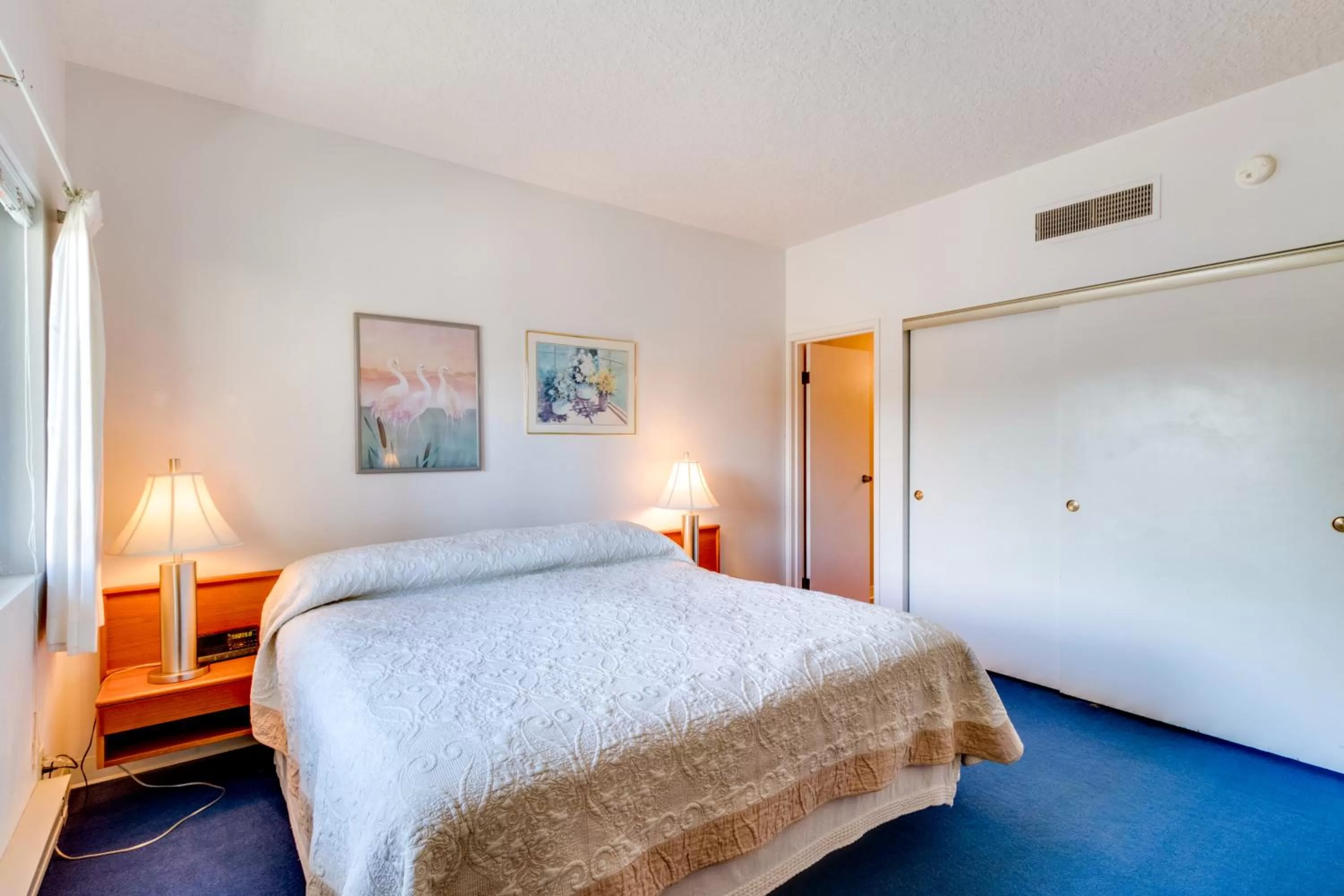 Bed in Sand & Sea: The Promenade (100)