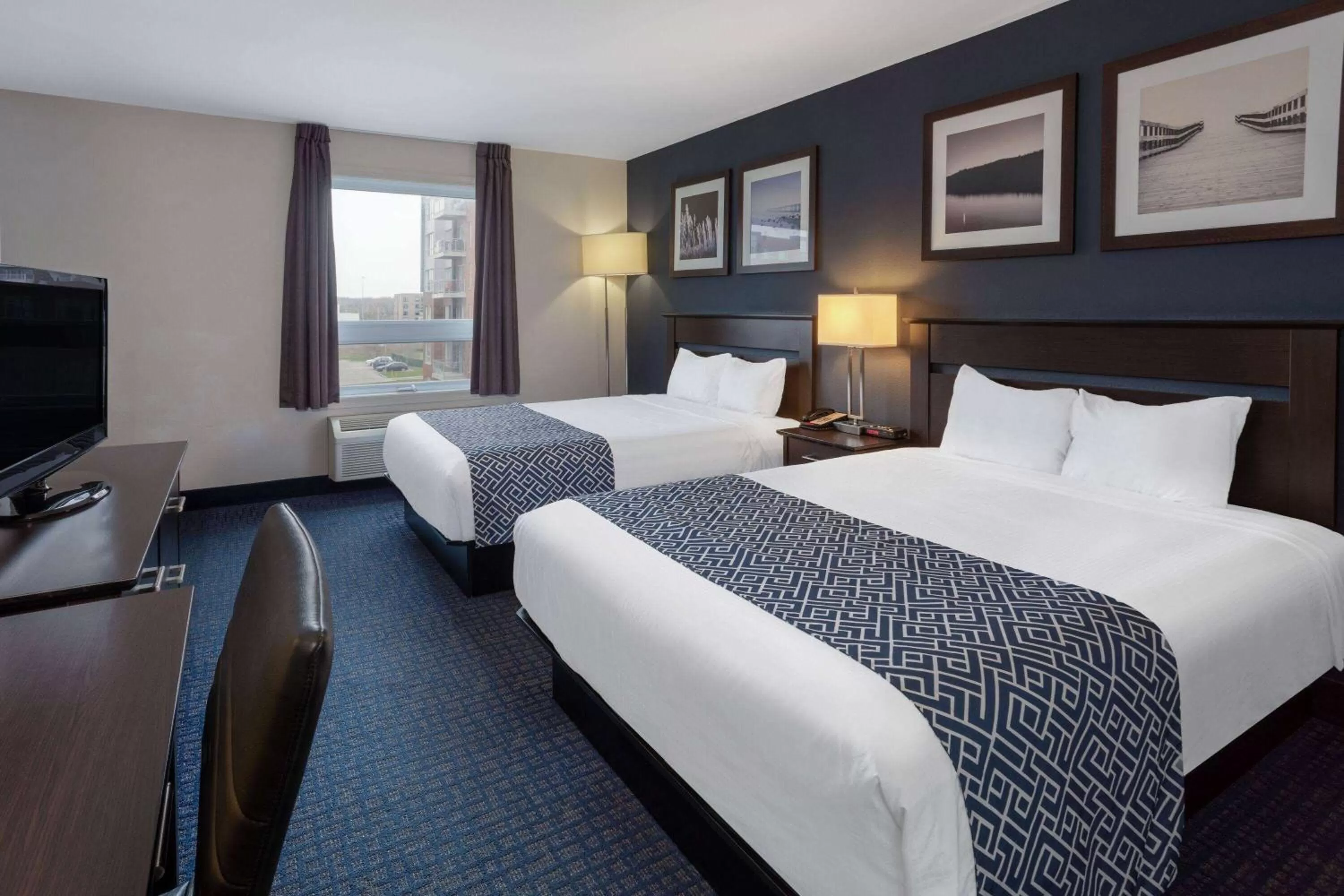 Bed in Super 8 by Wyndham Lachenaie/Terrebonne